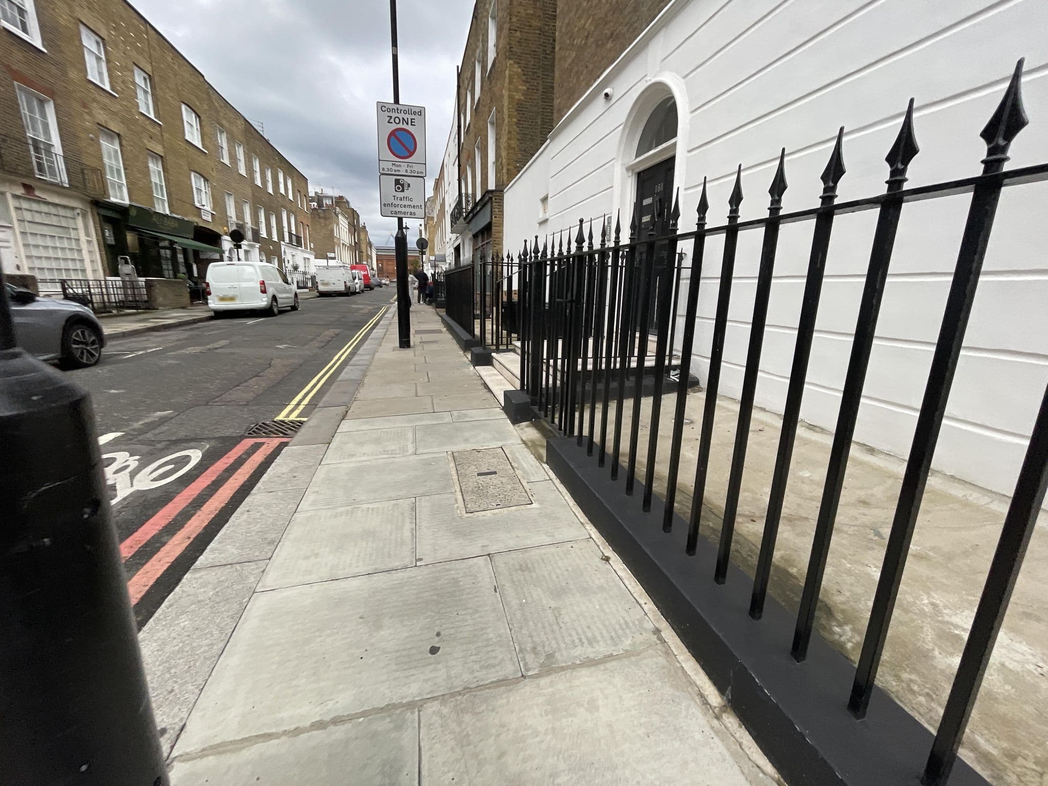 Street view near Tulip B at Regent's Park, Marylebone — © asturksever (CC BY-SA · Mapillary)