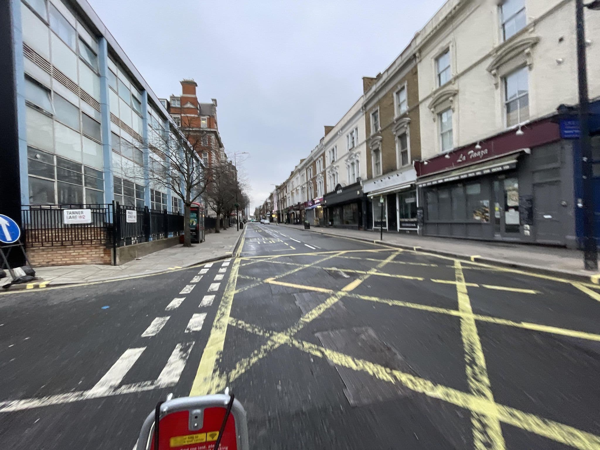 Street view near Westminster King Apartments, Hyde Park — © asturksever (CC BY-SA · Mapillary)
