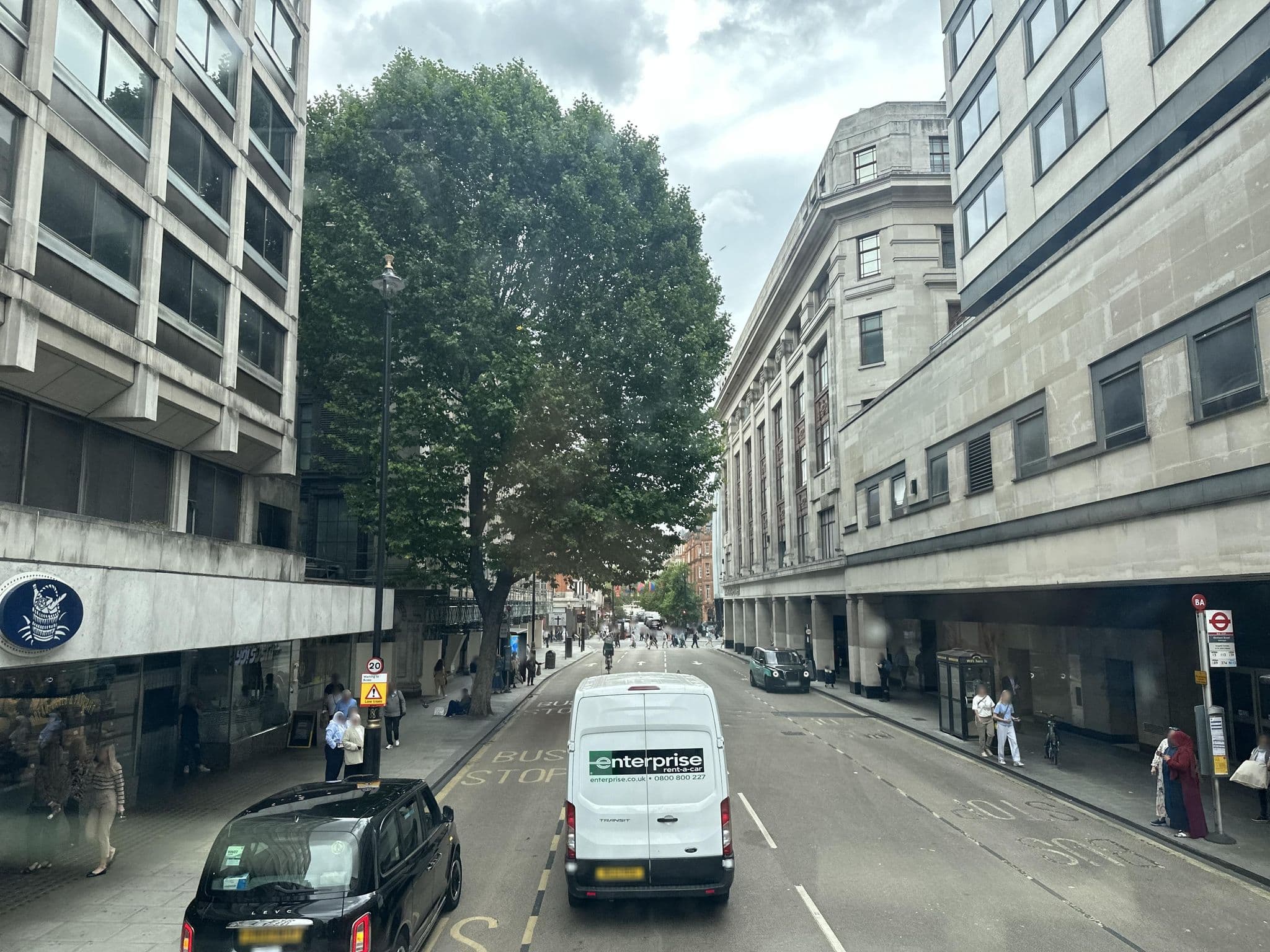 Street view near R@ma, West End of London — © marikocco (CC BY-SA · Mapillary)