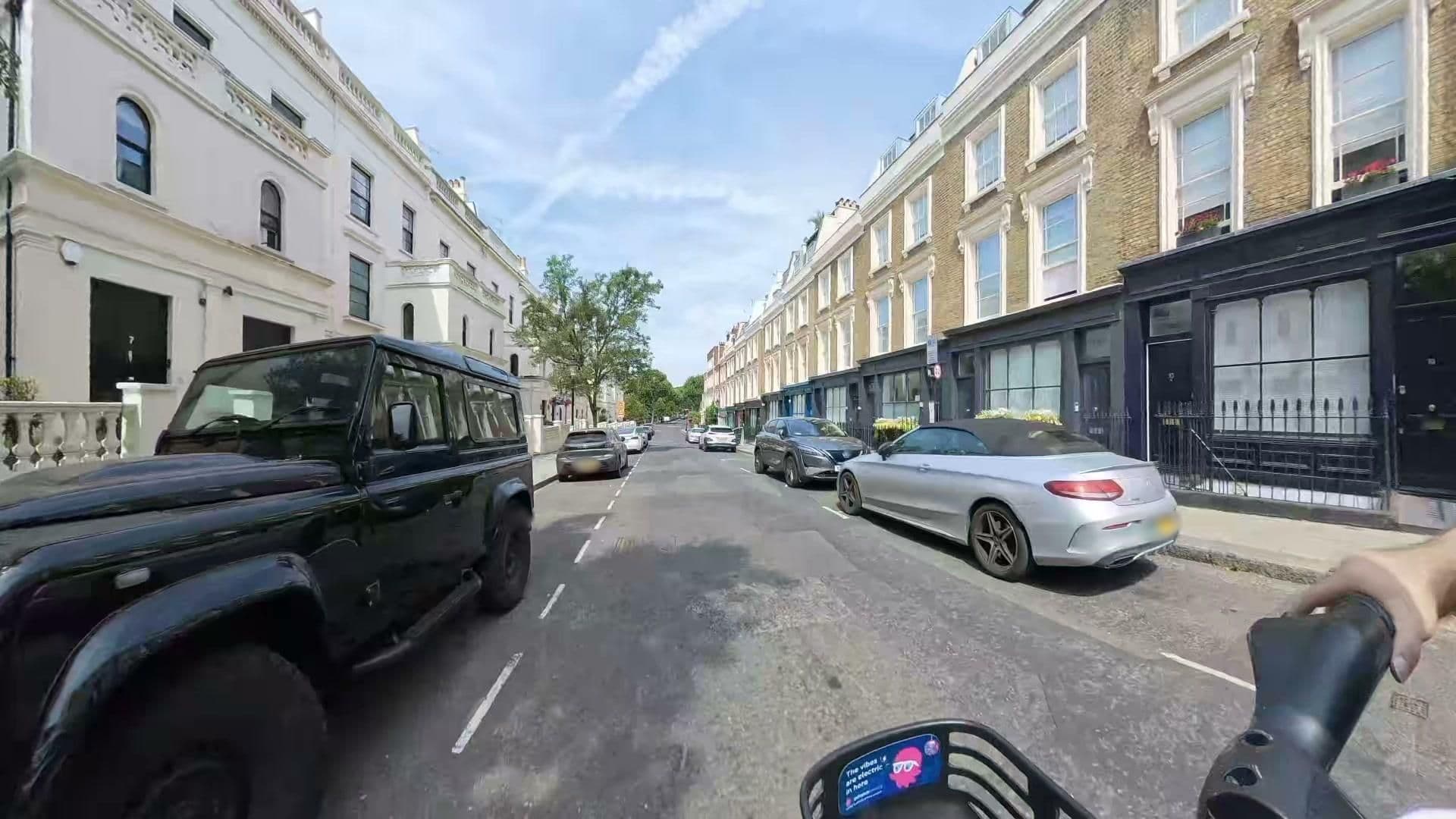 Street view near Royal George House Hotel, Little Venice — © athuler (CC BY-SA · Mapillary)