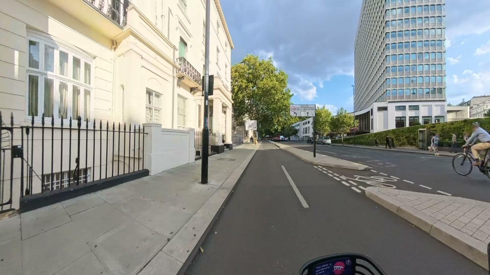 Street view near Beiroom Hyde Park Apartments, Hyde Park — © athuler (CC BY-SA · Mapillary)