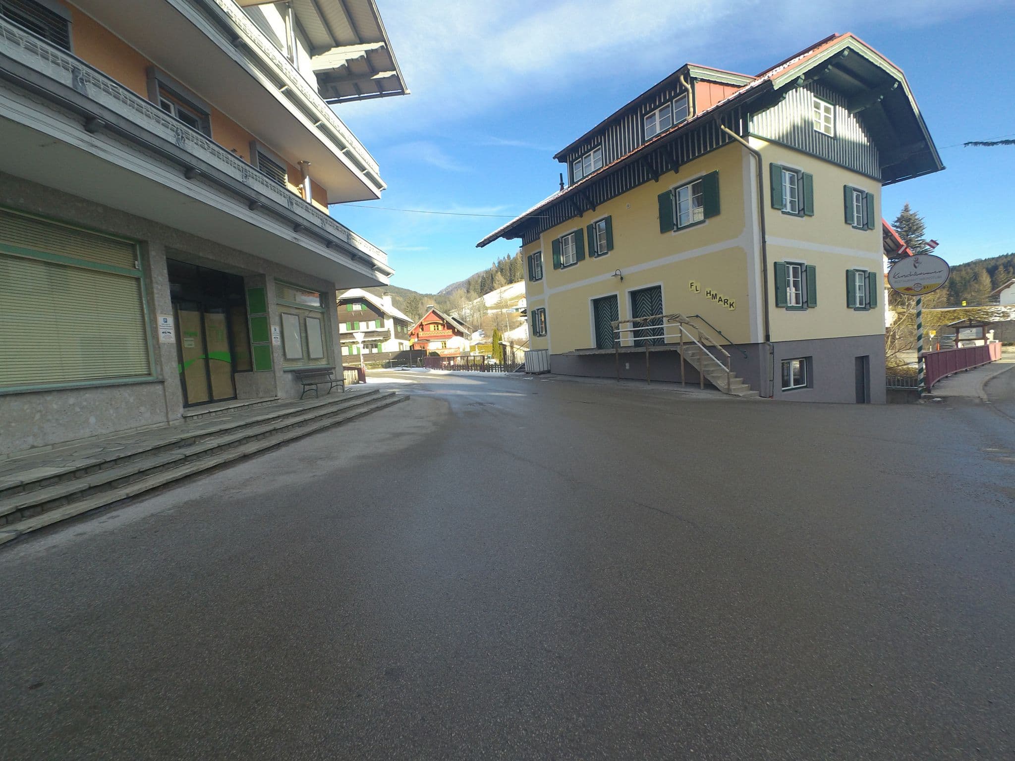 Street view near Pension Elisabeth, Gosau — © schermy_at (CC BY-SA · Mapillary)