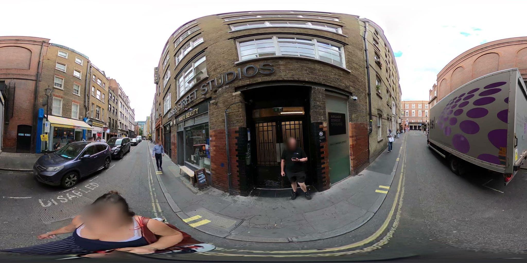 Street view near Polka Serviced Apartments SOHO, Soho — © cernbyln (CC BY-SA · Mapillary)