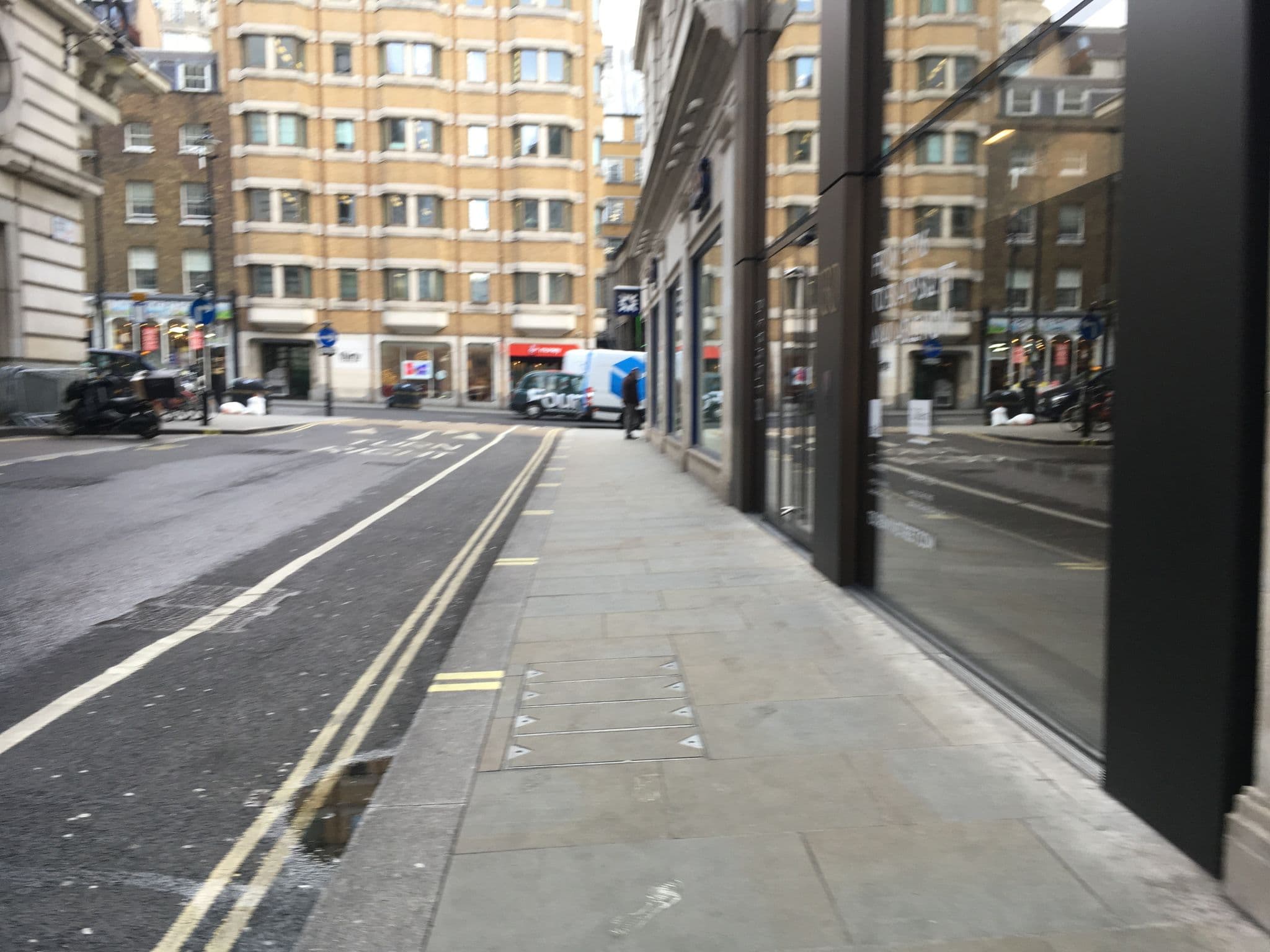 Street view near Whitbread, London — © southglos (CC BY-SA · Mapillary)