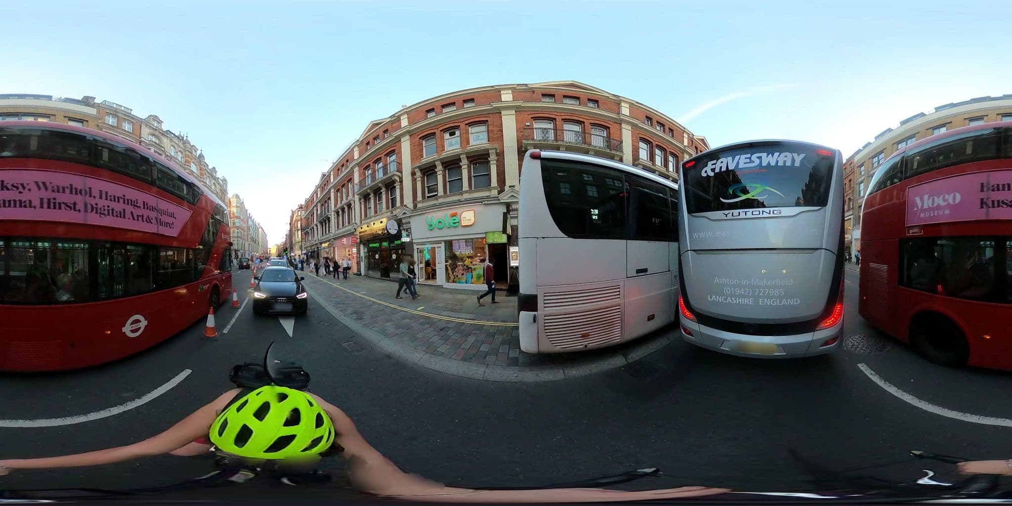 Street view near Shaftesbury Hotel London, Soho — © cernbyln (CC BY-SA · Mapillary)