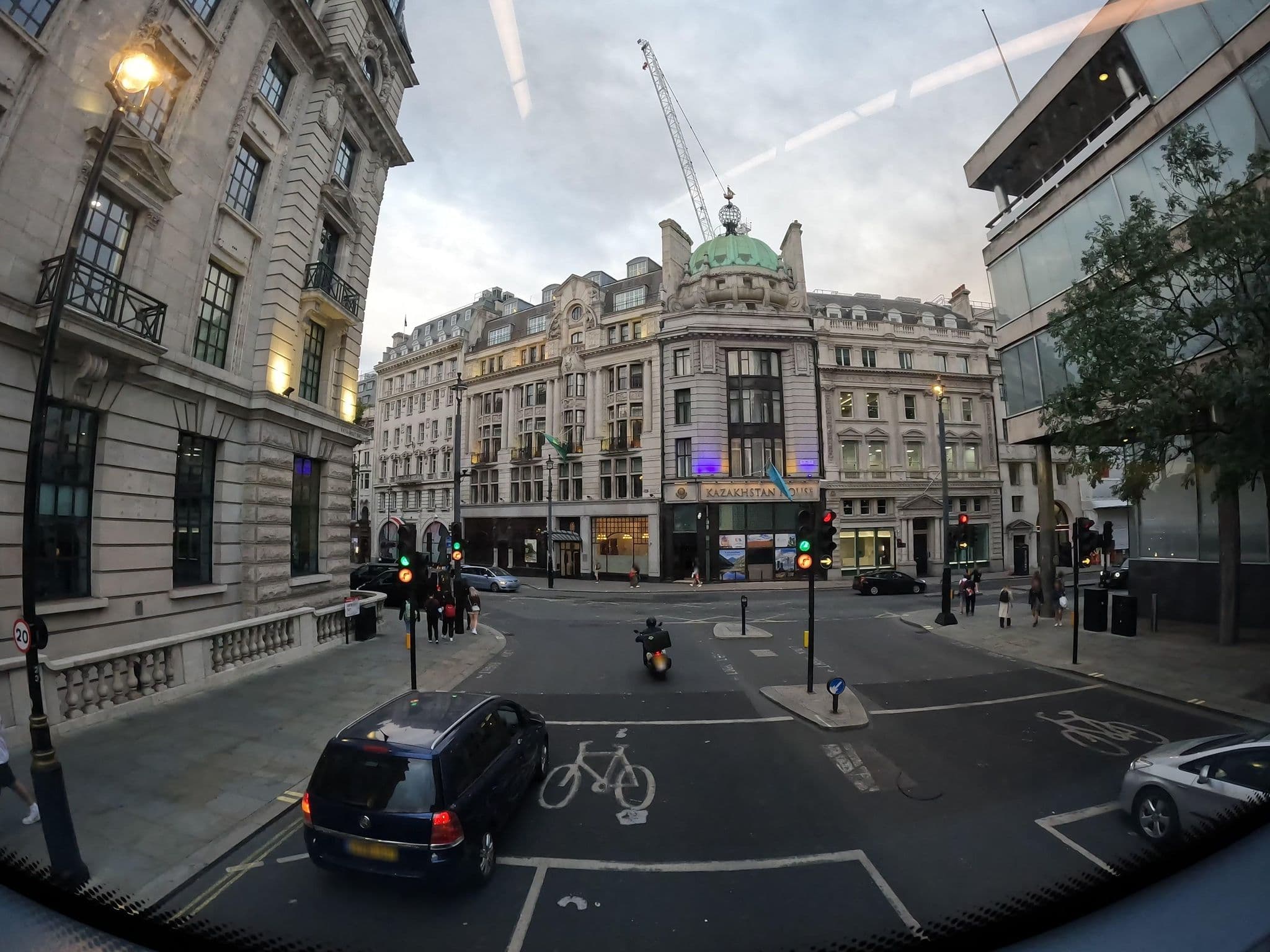 Street view near Hotels Fairy, London — © erias (CC BY-SA · Mapillary)