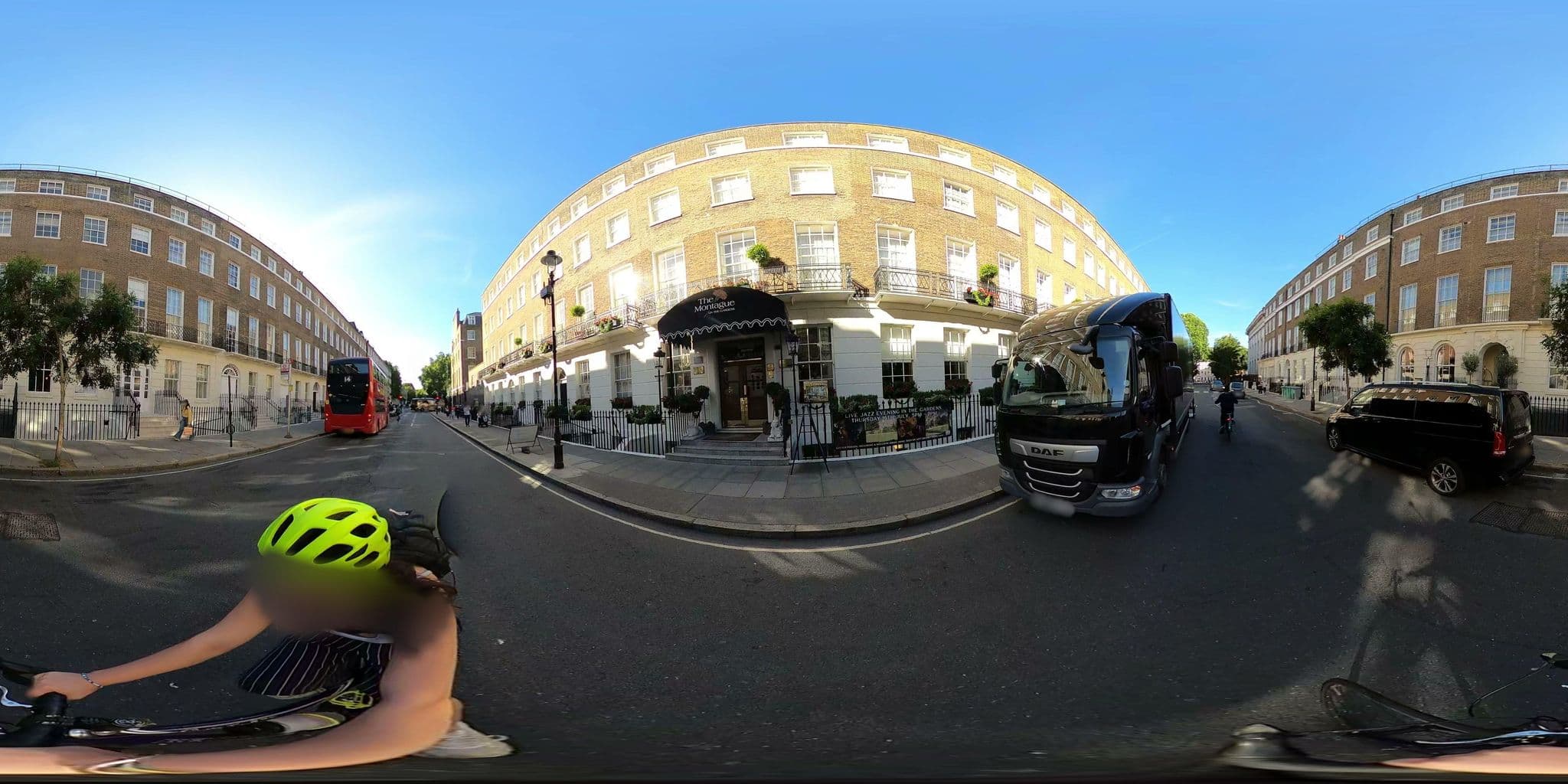 Street view near Blooms Hotel, Holborn — © cernbyln (CC BY-SA · Mapillary)