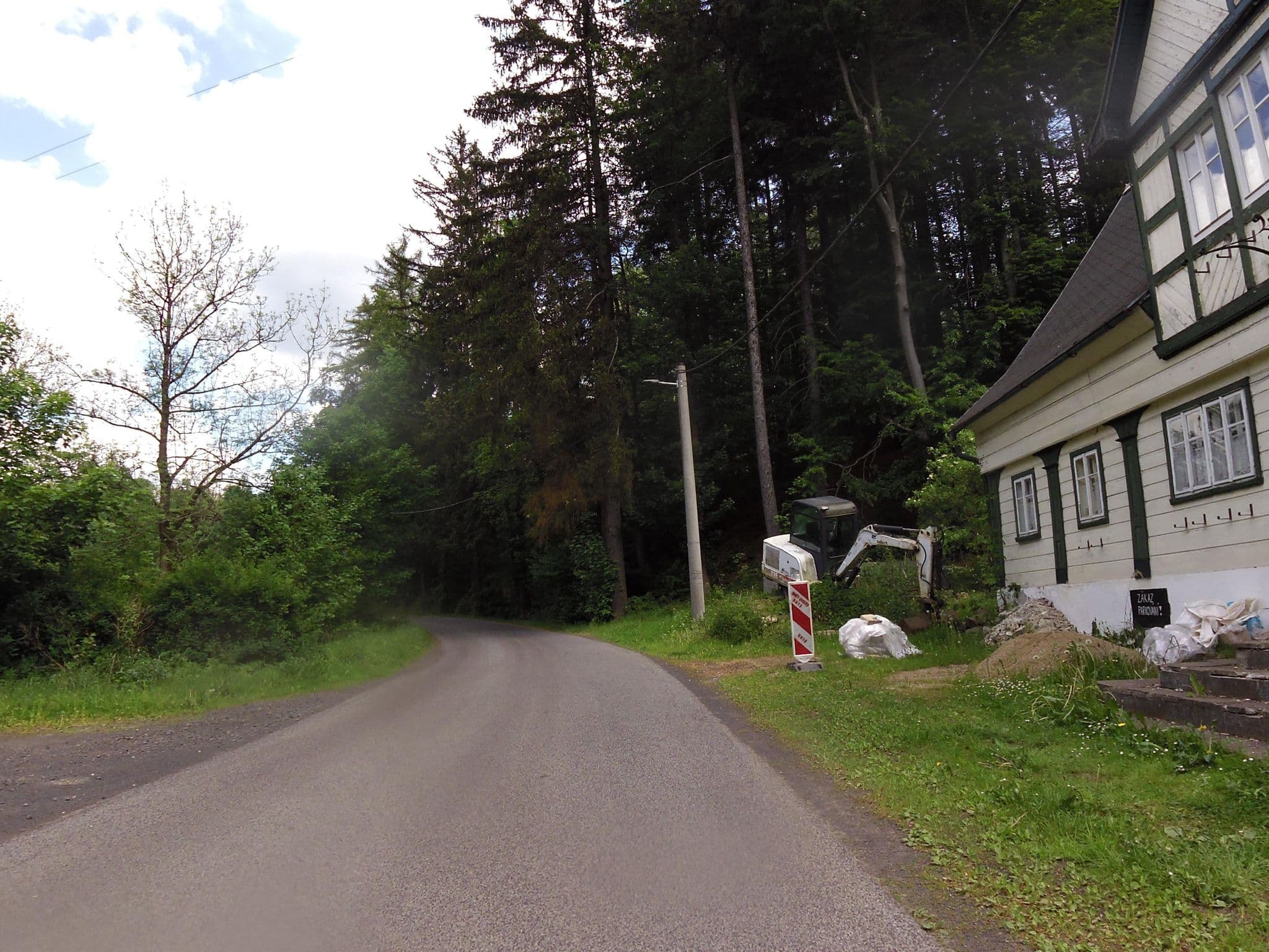 Street view near Penzion Krinice, Krásná Lípa — © fell3 (CC BY-SA · Mapillary)