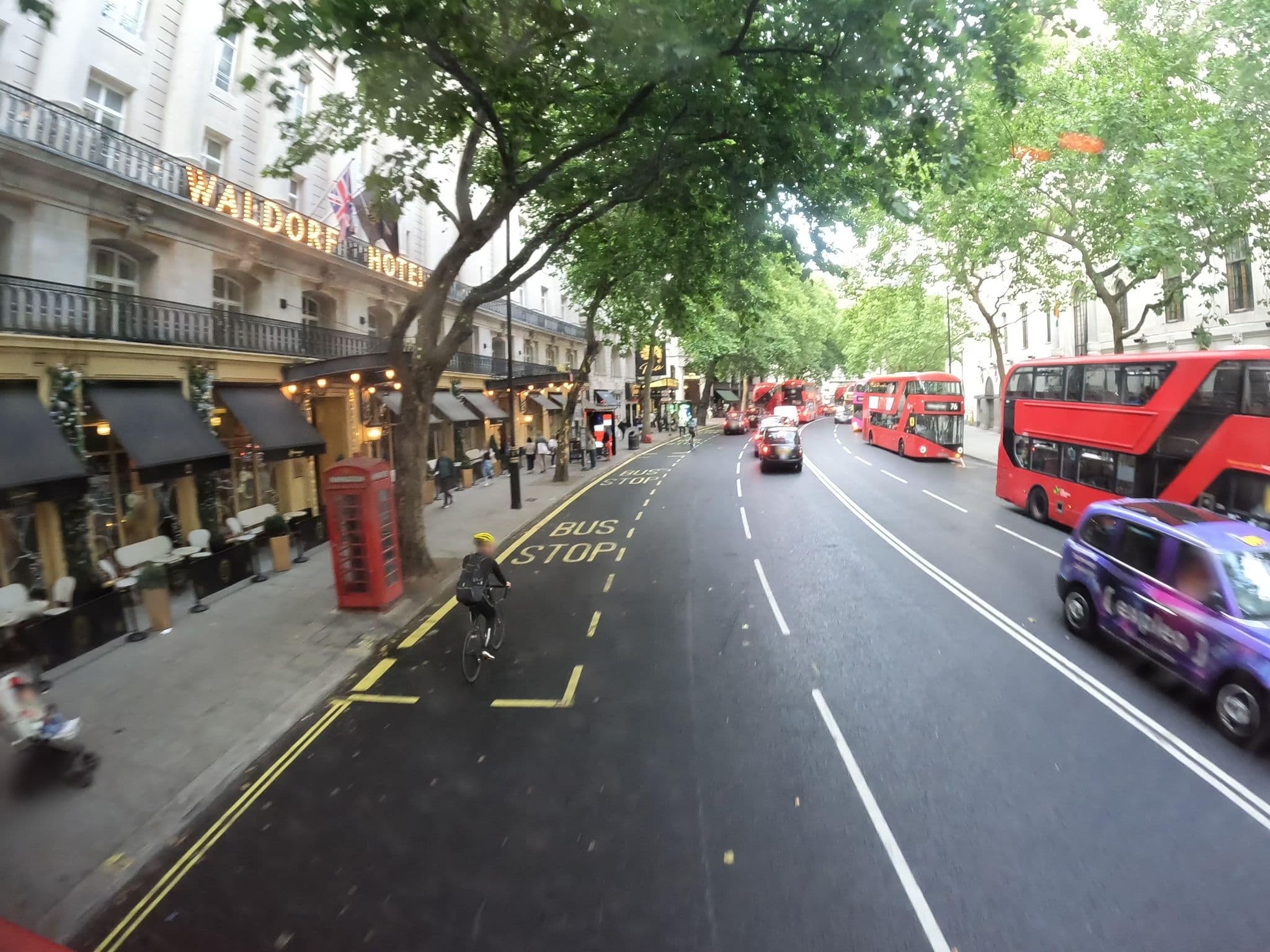 Street view near Hilton Share The Dream suite, Holborn — © erias (CC BY-SA · Mapillary)