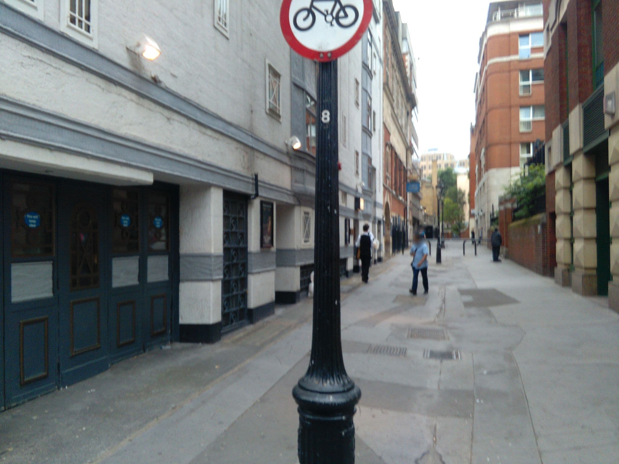 Street view near Hotel AMANO, Holborn — © ris (CC BY-SA · Mapillary)