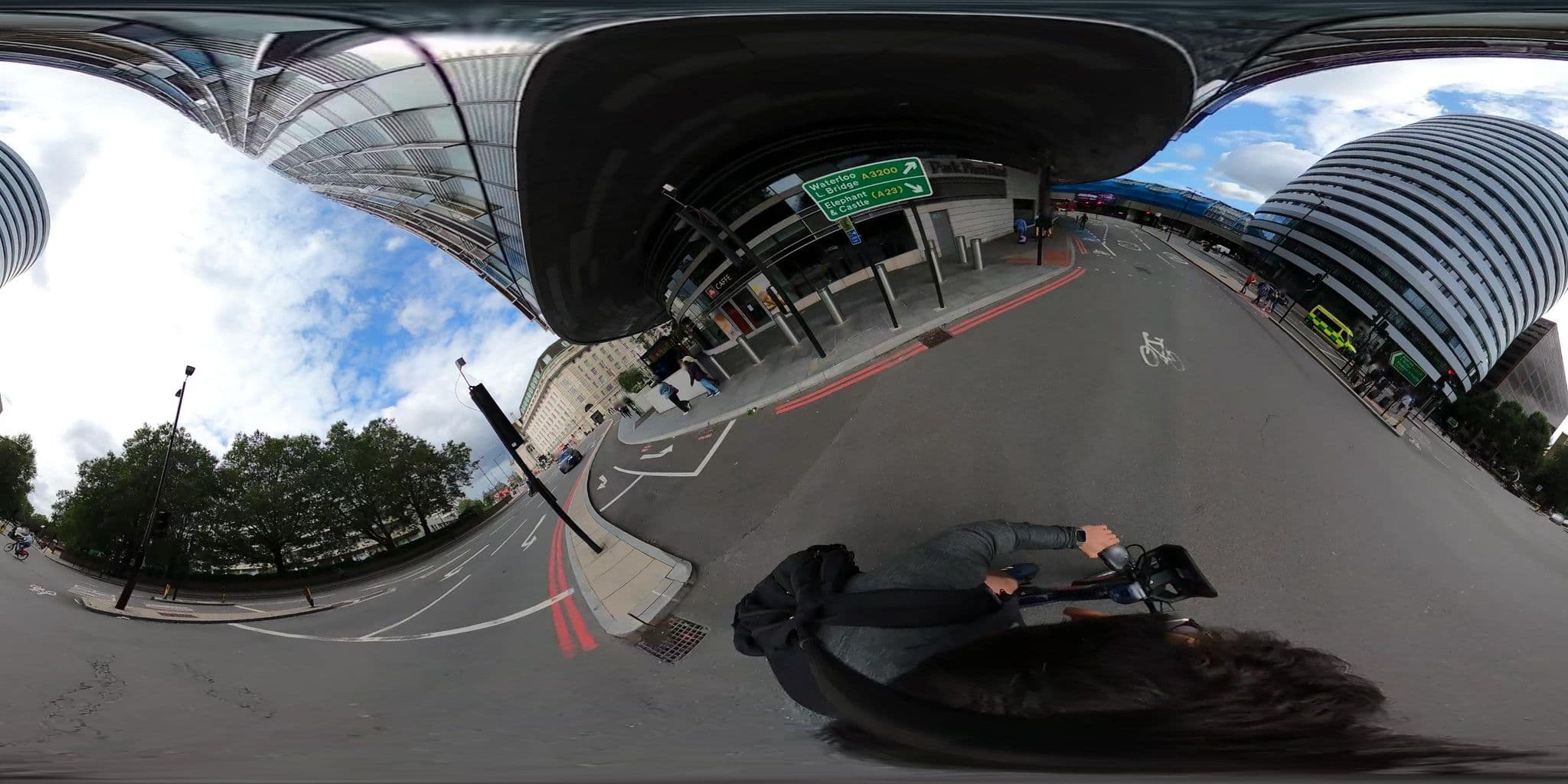 Street view near 被窩, Lambeth — © asturksever (CC BY-SA · Mapillary)