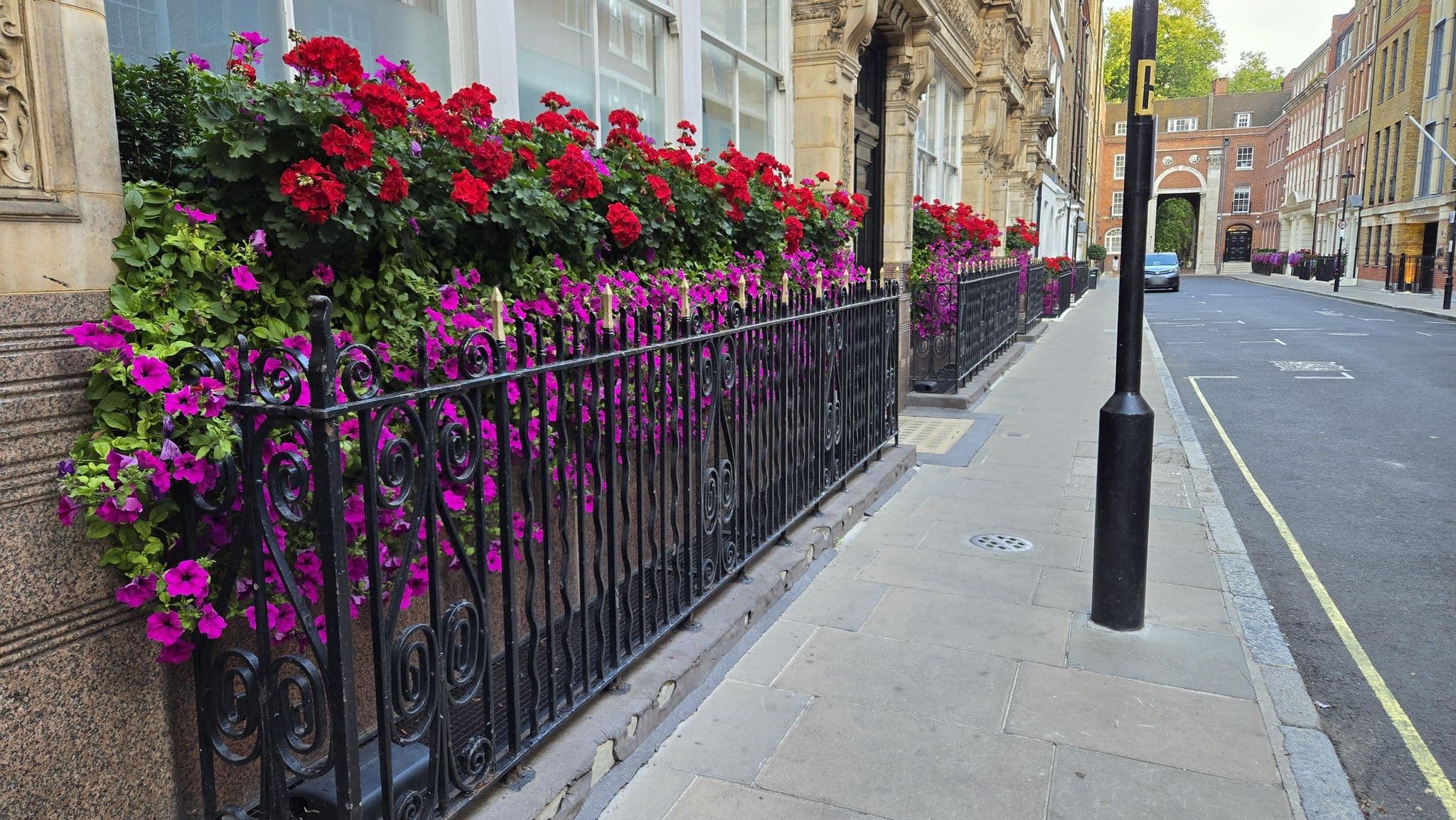 Street view near Eldon Chambers, Holborn — © stonoga (CC BY-SA · Mapillary)