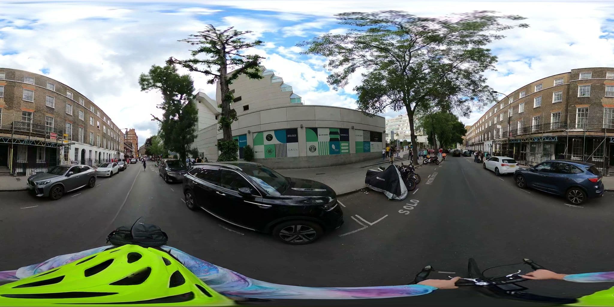 Street view near Coral beach hotel, Holborn — © cernbyln (CC BY-SA · Mapillary)