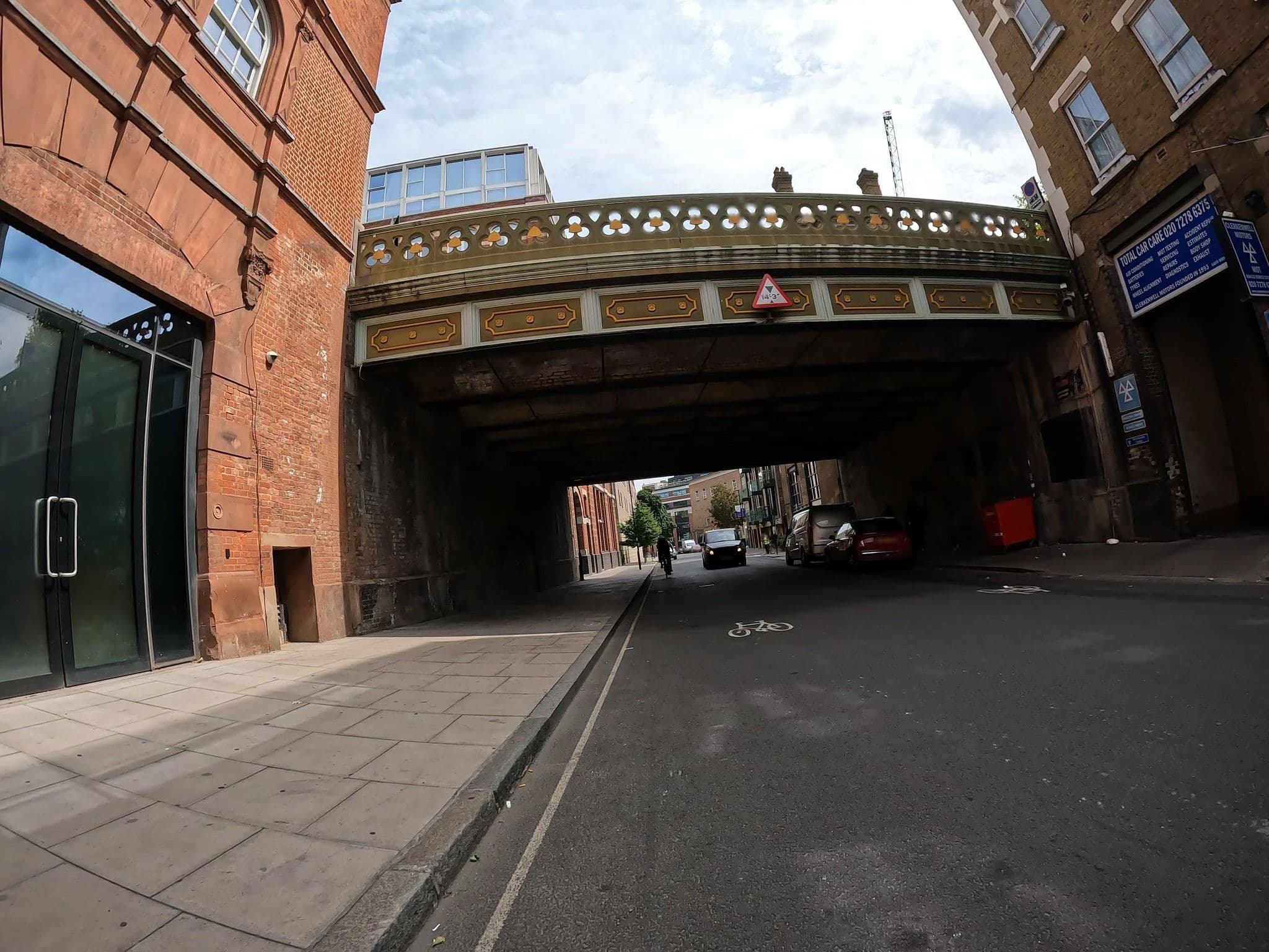 Street view near Supercity Aparthotels, Clerkenwell — © erias (CC BY-SA · Mapillary)