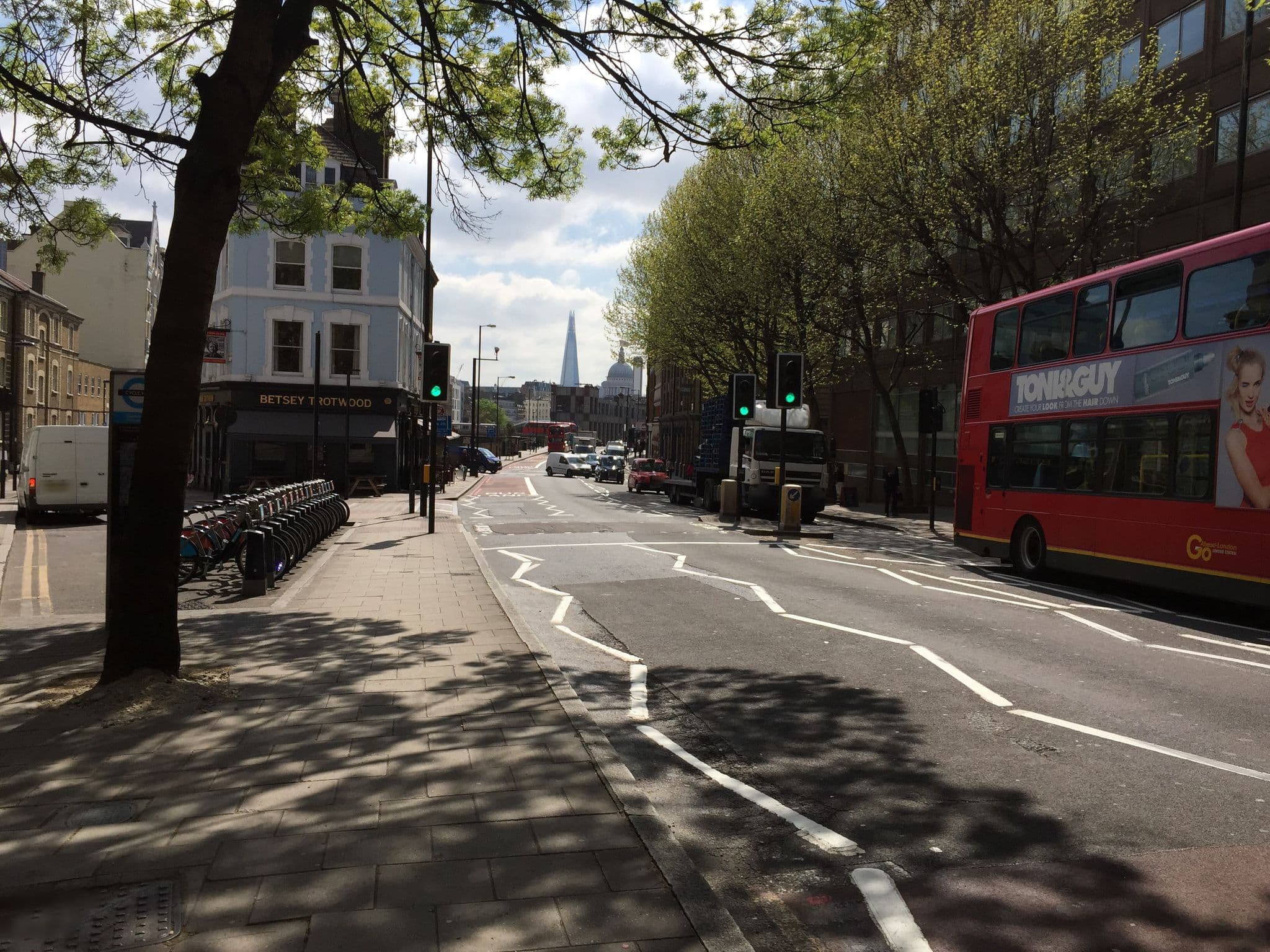 Street view near Minerva Court (Acorn), Clerkenwell — © tommorris (CC BY-SA · Mapillary)