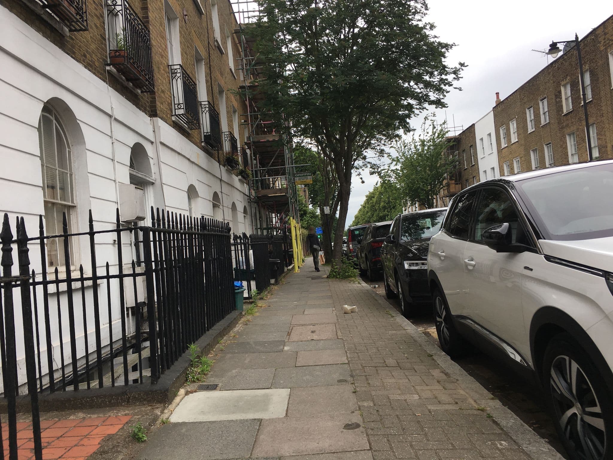Street view near Shelbourne Palace hotel, Islington — © gness (CC BY-SA · Mapillary)