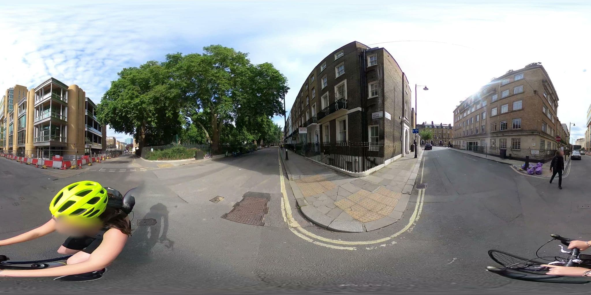 Street view near Meridiana Hotel London, King's Cross — © cernbyln (CC BY-SA · Mapillary)