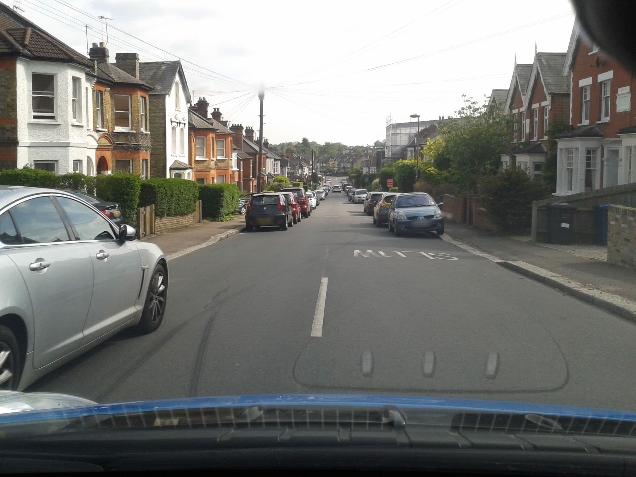 Street view near Hadley Hotel, New Barnet — © zymurgic (CC BY-SA · Mapillary)
