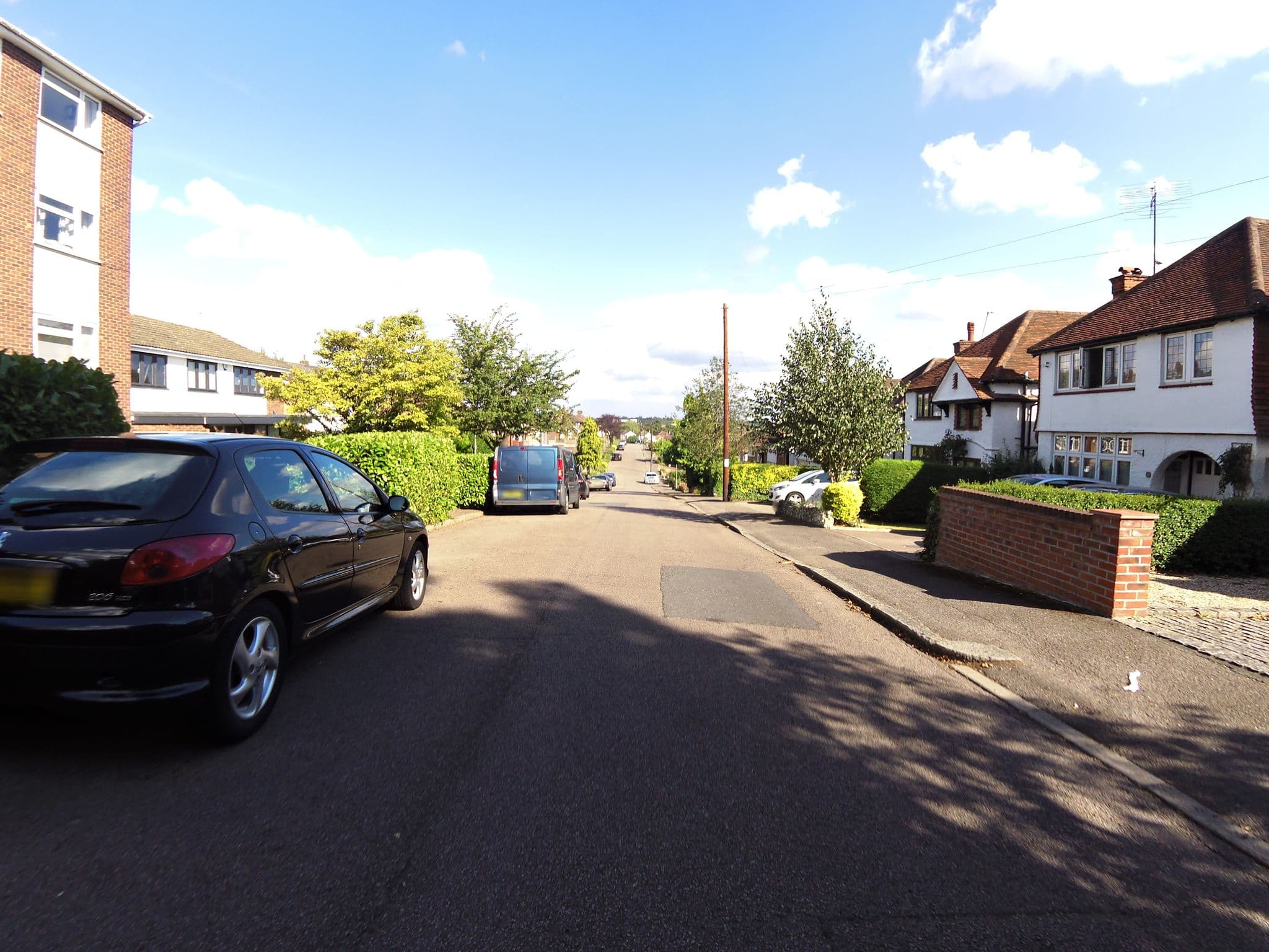 Street view near Finlog, New Barnet — © smsm1 (CC BY-SA · Mapillary)