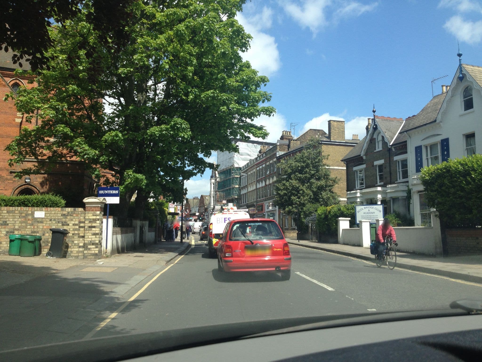 Street view near Avon Hotel, Kilburn — © domdomegg (CC BY-SA · Mapillary)