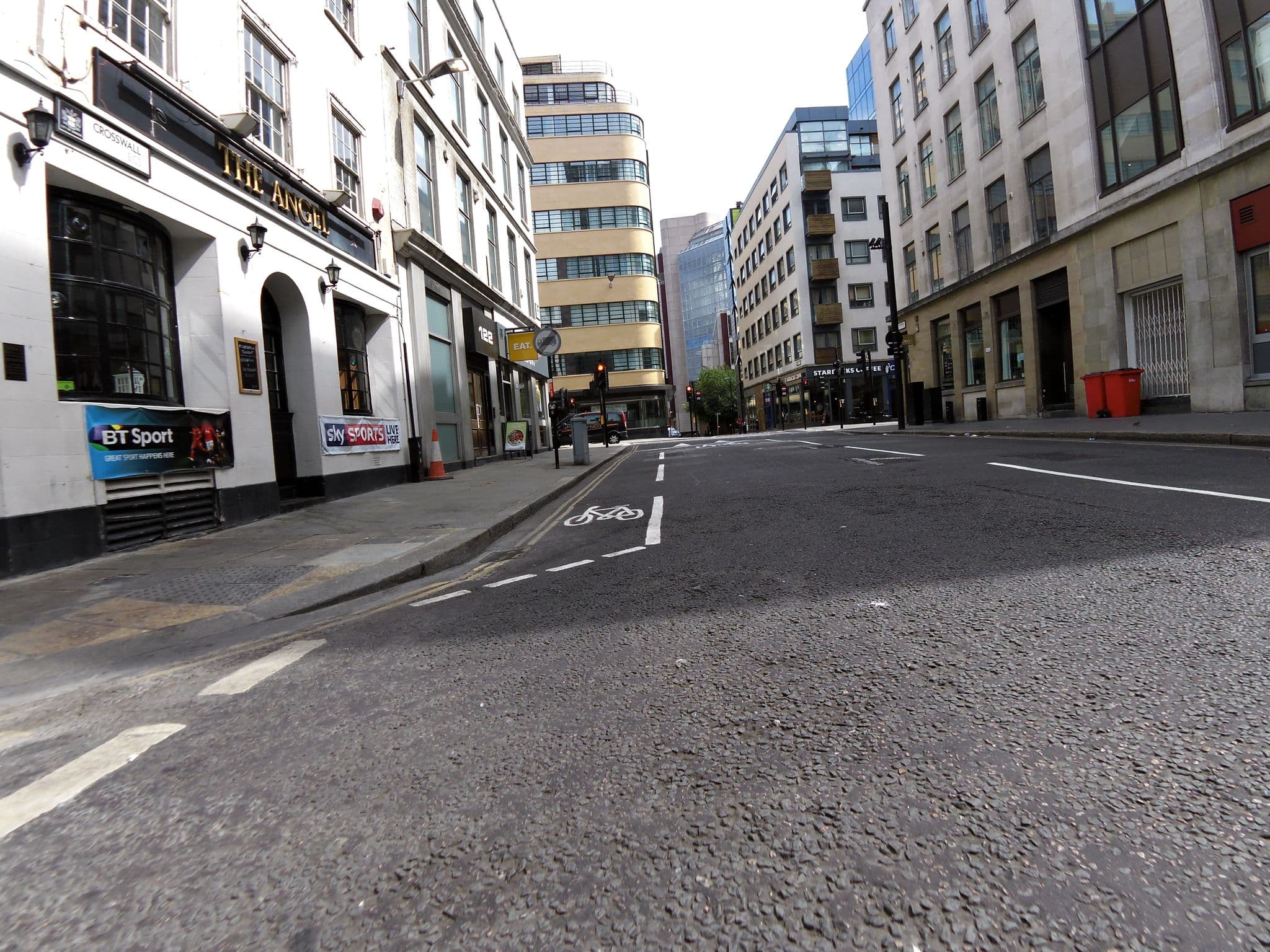 Street view near Oakwood Apartment, Whitechapel — © smsm1 (CC BY-SA · Mapillary)