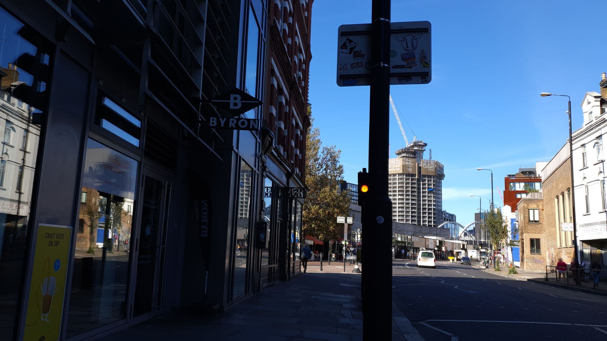Street view near Bellboi apartment, Spitalfields — © jris (CC BY-SA · Mapillary)