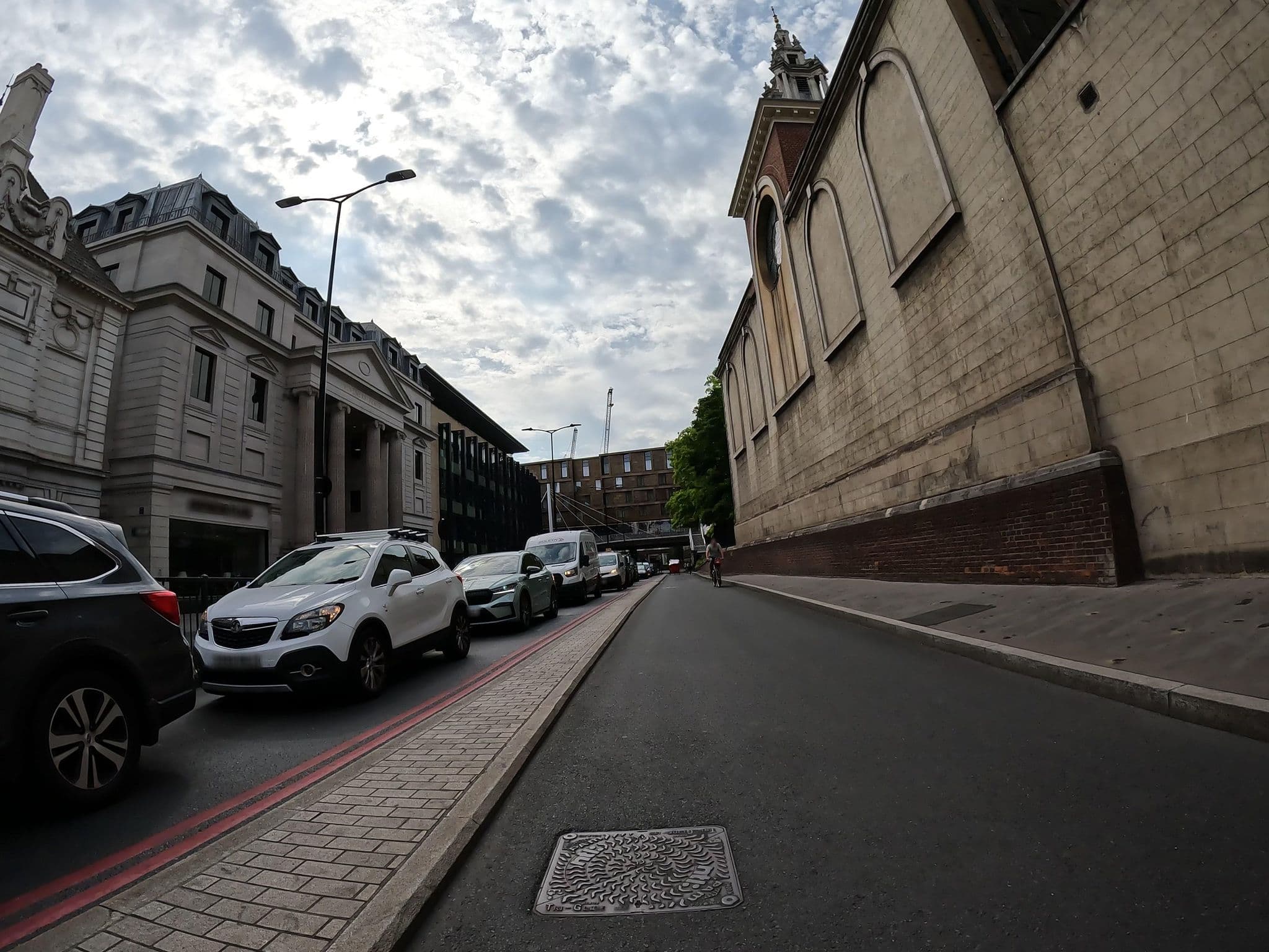 Street view near Airbnb The Beach Hut, Spitalfields — © erias (CC BY-SA · Mapillary)