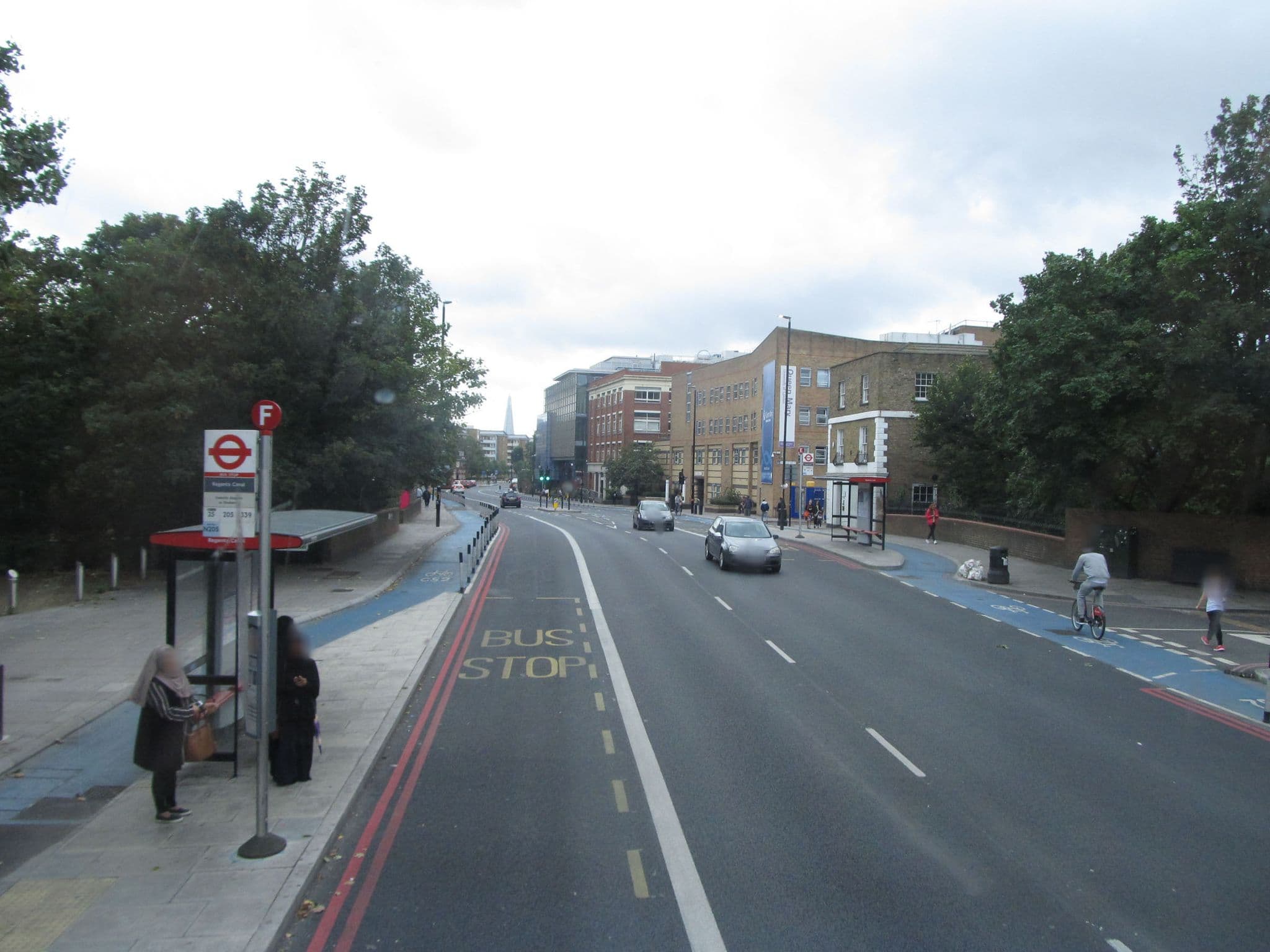 Street view near The Dirty Liquor Hotel, Stepney — © sk53bis (CC BY-SA · Mapillary)