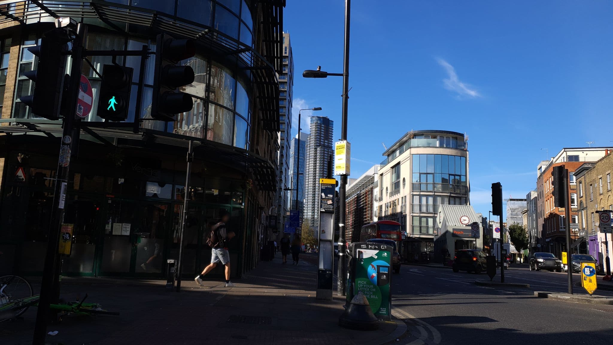 Street view near Airbnb Ante Studio, Spitalfields — © jris (CC BY-SA · Mapillary)