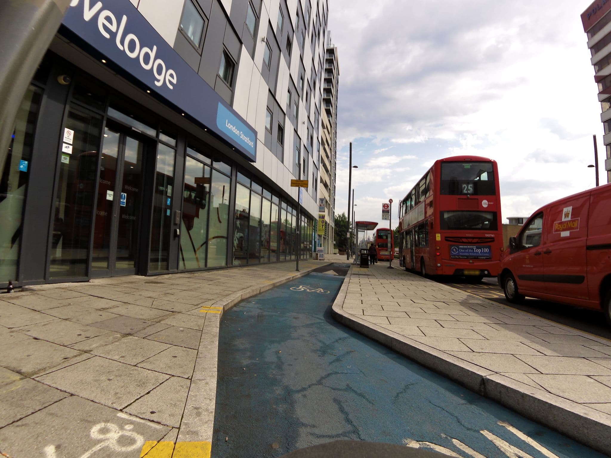 Street view near Travelodge, Stratford — © smsm1 (CC BY-SA · Mapillary)