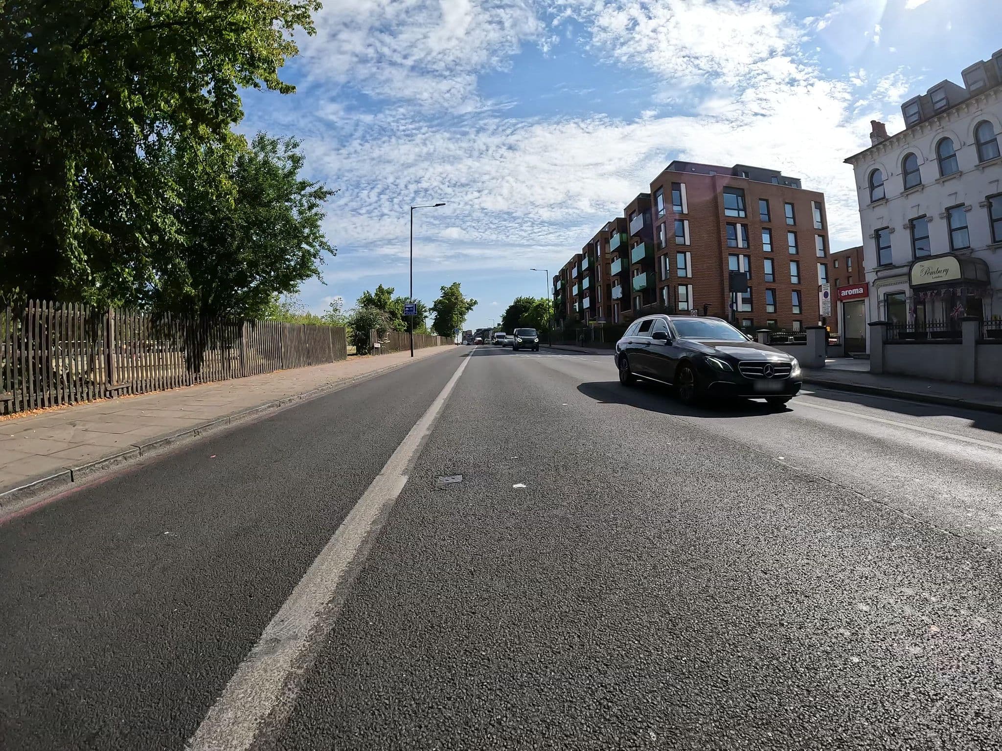 Street view near Pembury Hotel London, Stroud Green — © erias (CC BY-SA · Mapillary)