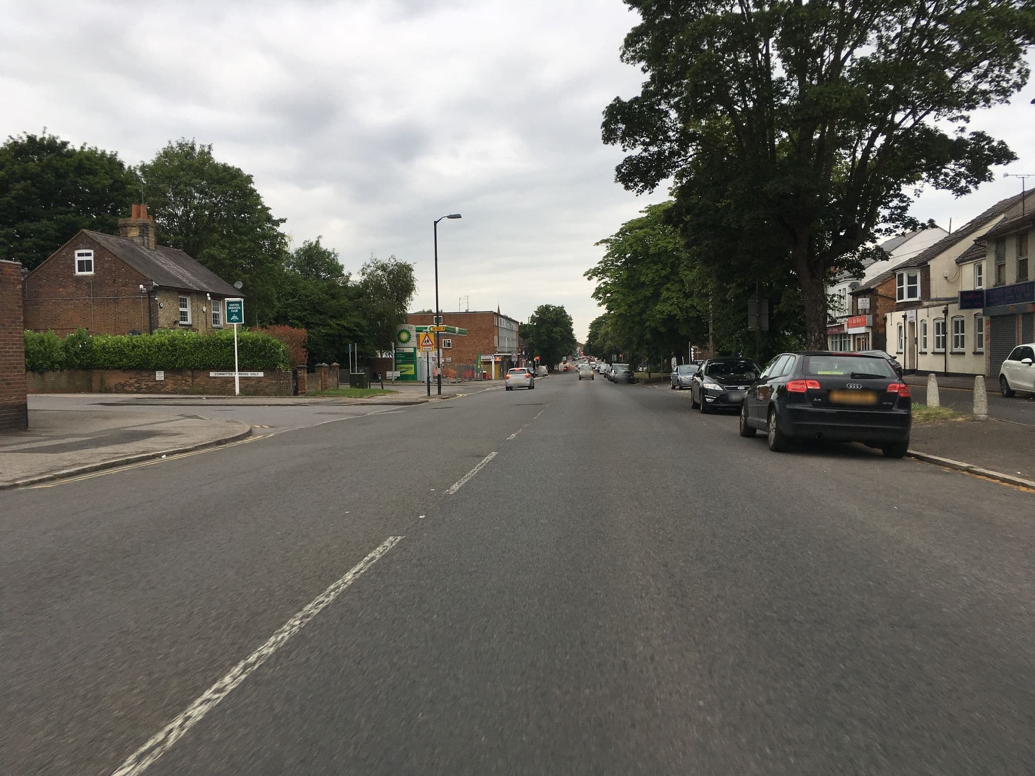 Street view near Signpost Hostel, Dunstable — © southglos (CC BY-SA · Mapillary)