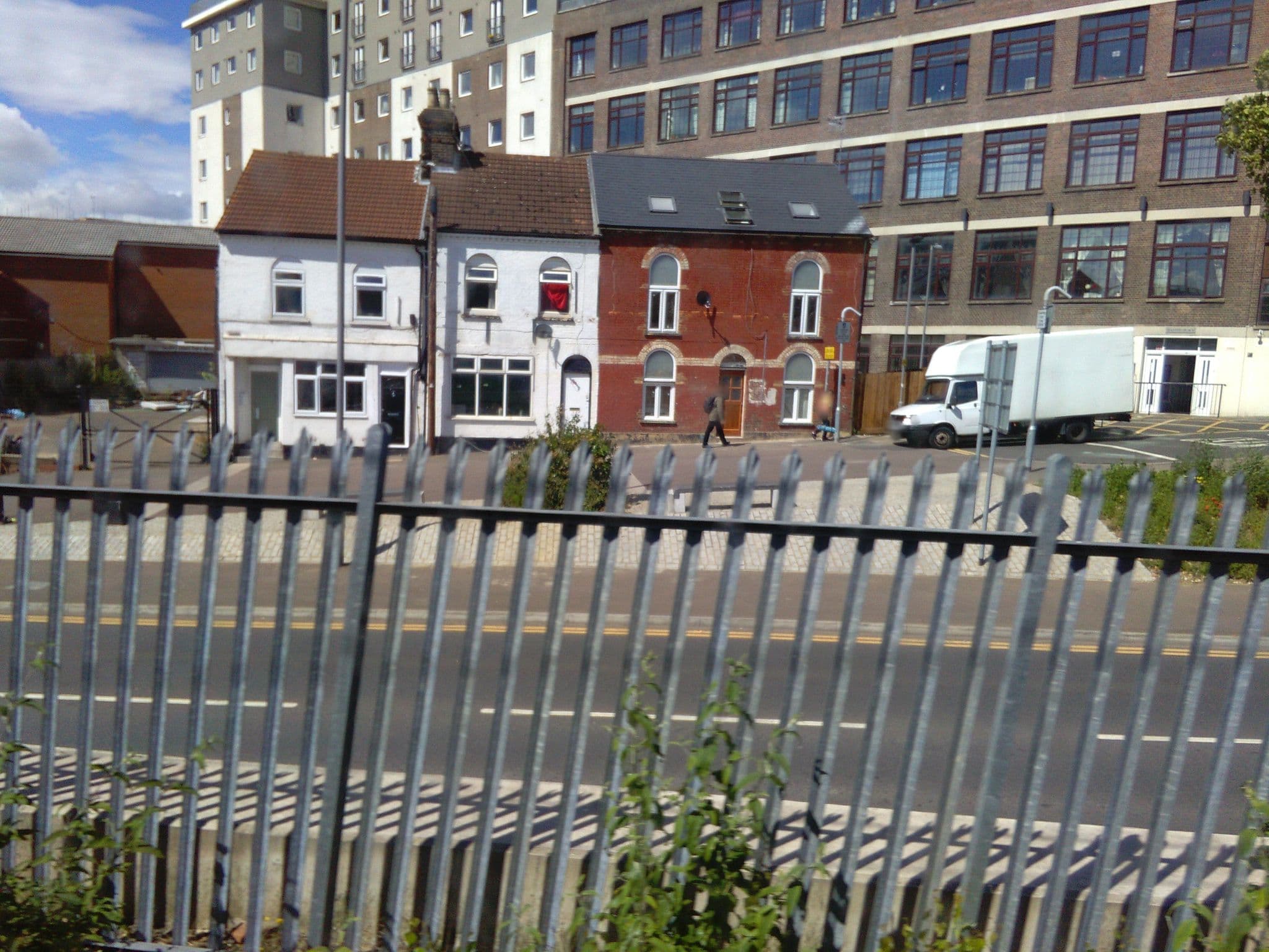 Street view near 140 Midland Road, Luton — © ris (CC BY-SA · Mapillary)