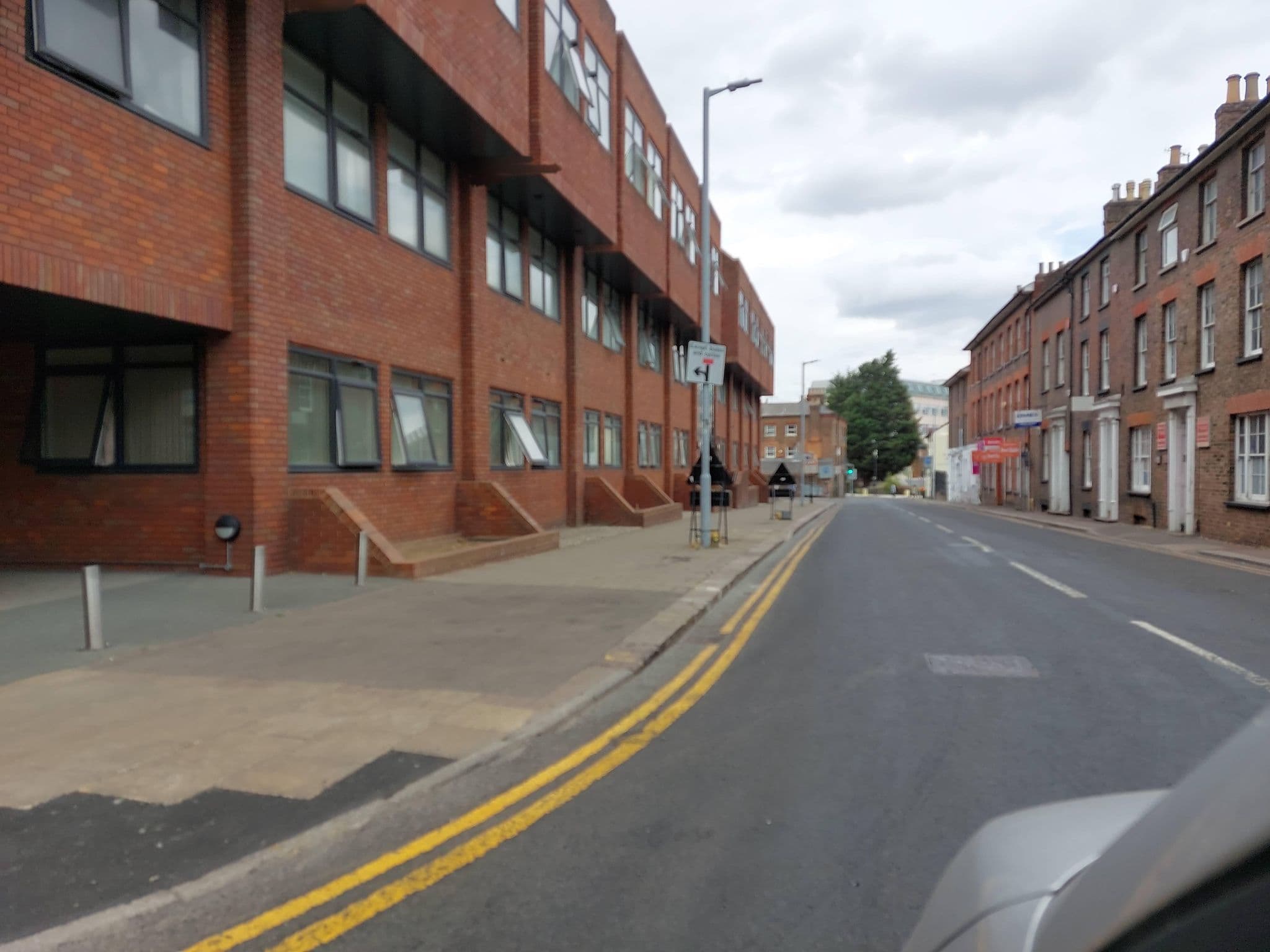 Street view near Luton Mot & Servicing Centre, Luton — © a-sav (CC BY-SA · Mapillary)