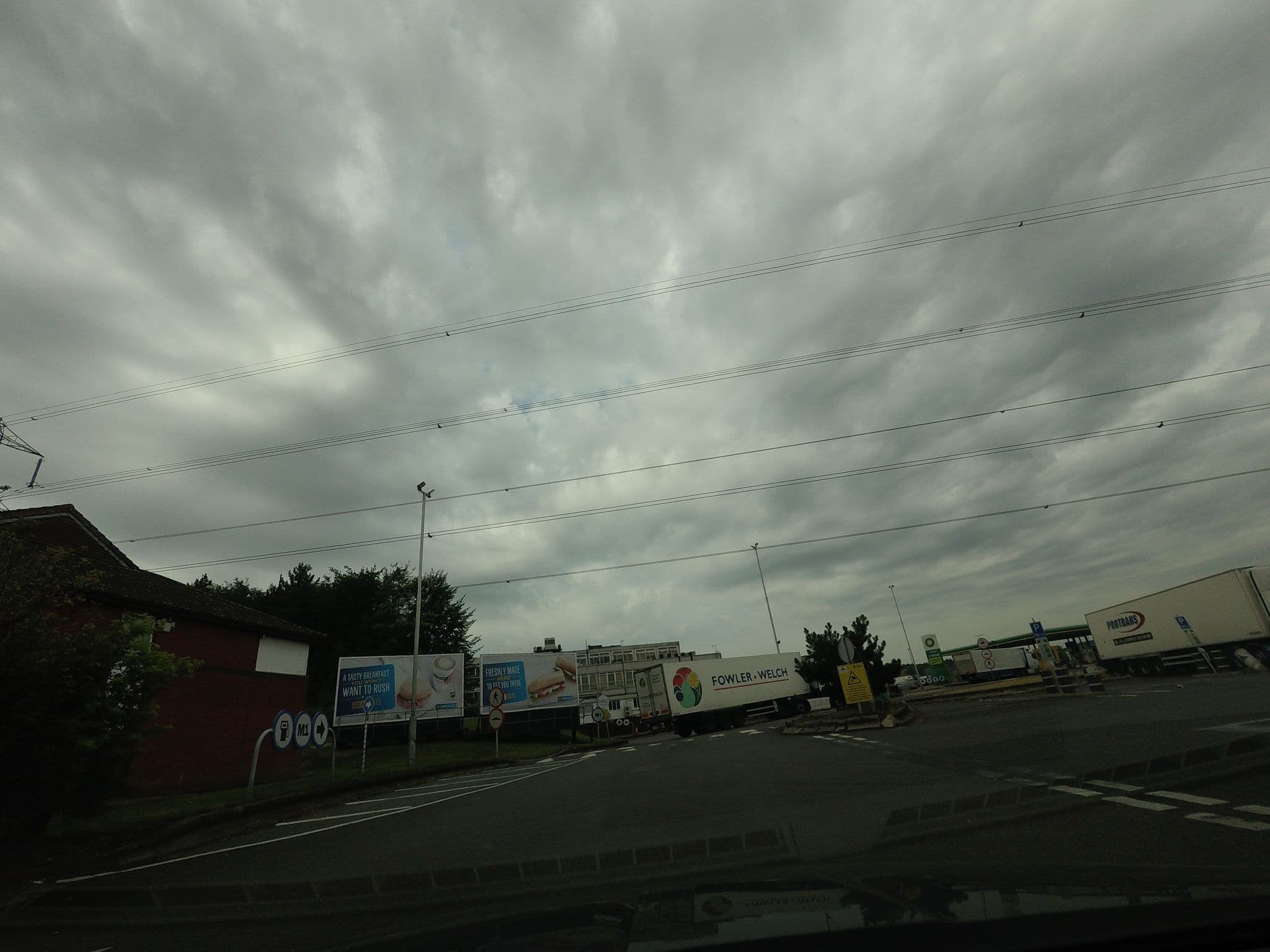 Street view near Travelodge, Harlington — © tallguy (CC BY-SA · Mapillary)