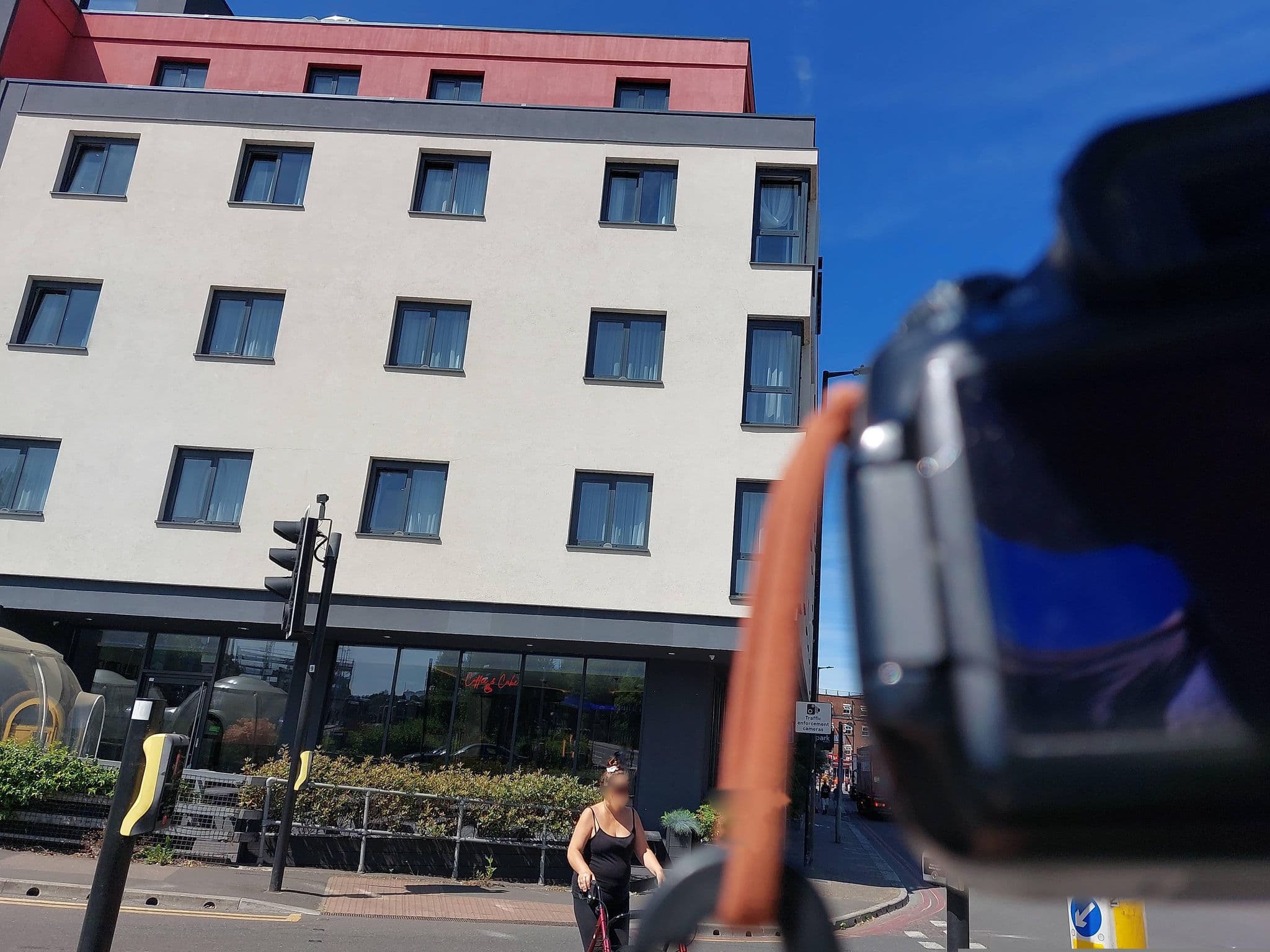 Street view near OYO London Luton, Luton — © a-sav (CC BY-SA · Mapillary)