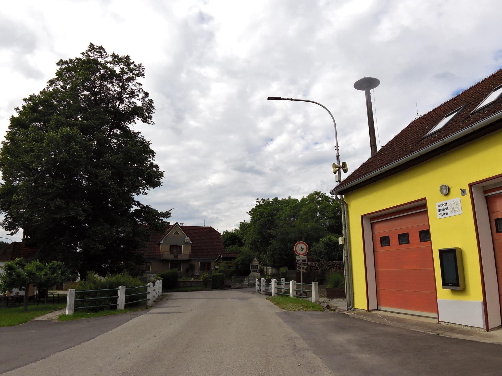 Street view near Česká Kanada, Chlum u Třeboně — © fell3 (CC BY-SA · Mapillary)