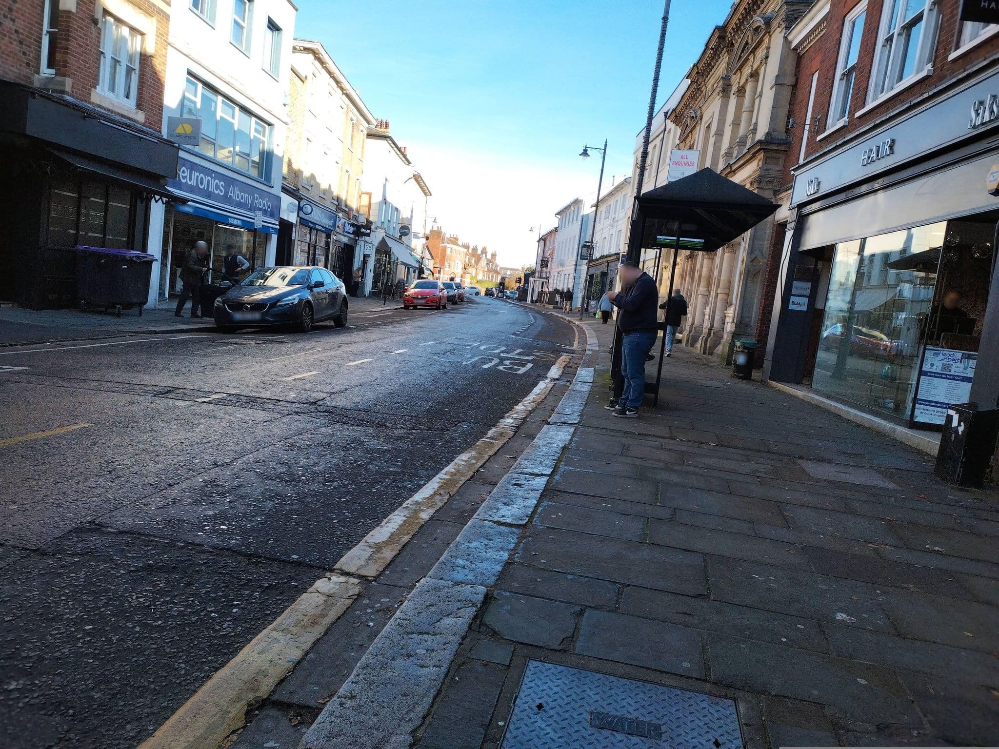 Street view near Hotel Saloon, Hertford — © tonys999 (CC BY-SA · Mapillary)