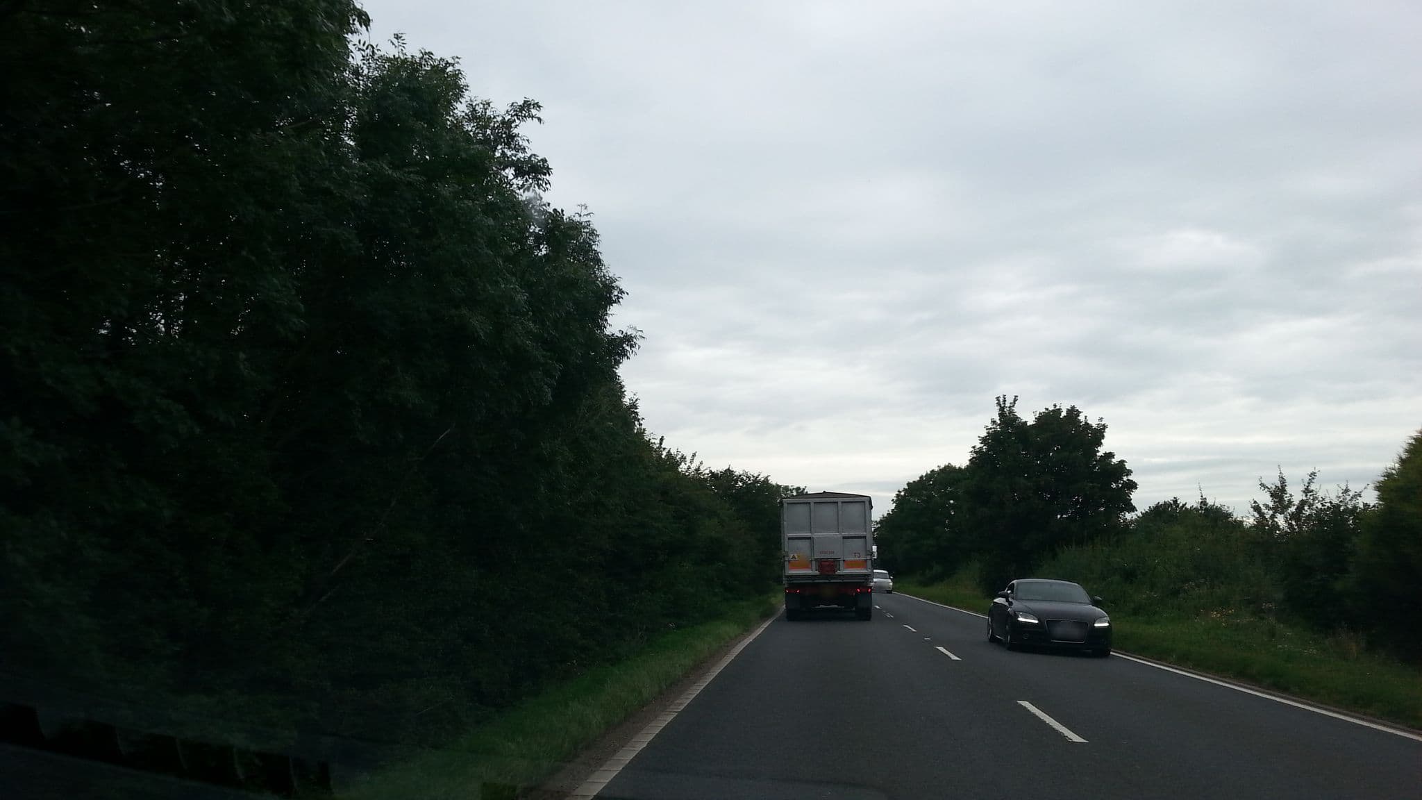 Street view near Oversley Lodge, Thorney — © adam2 (CC BY-SA · Mapillary)