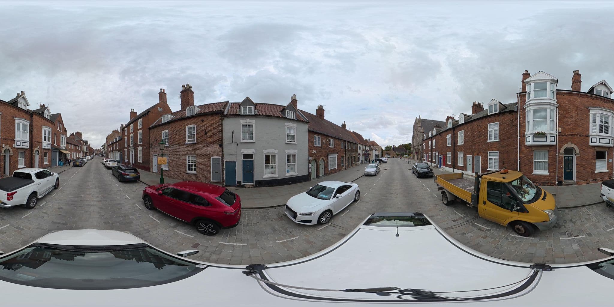 Street view near The Duke William Hotel, Lincoln — © osmplus_org (CC BY-SA · Mapillary)