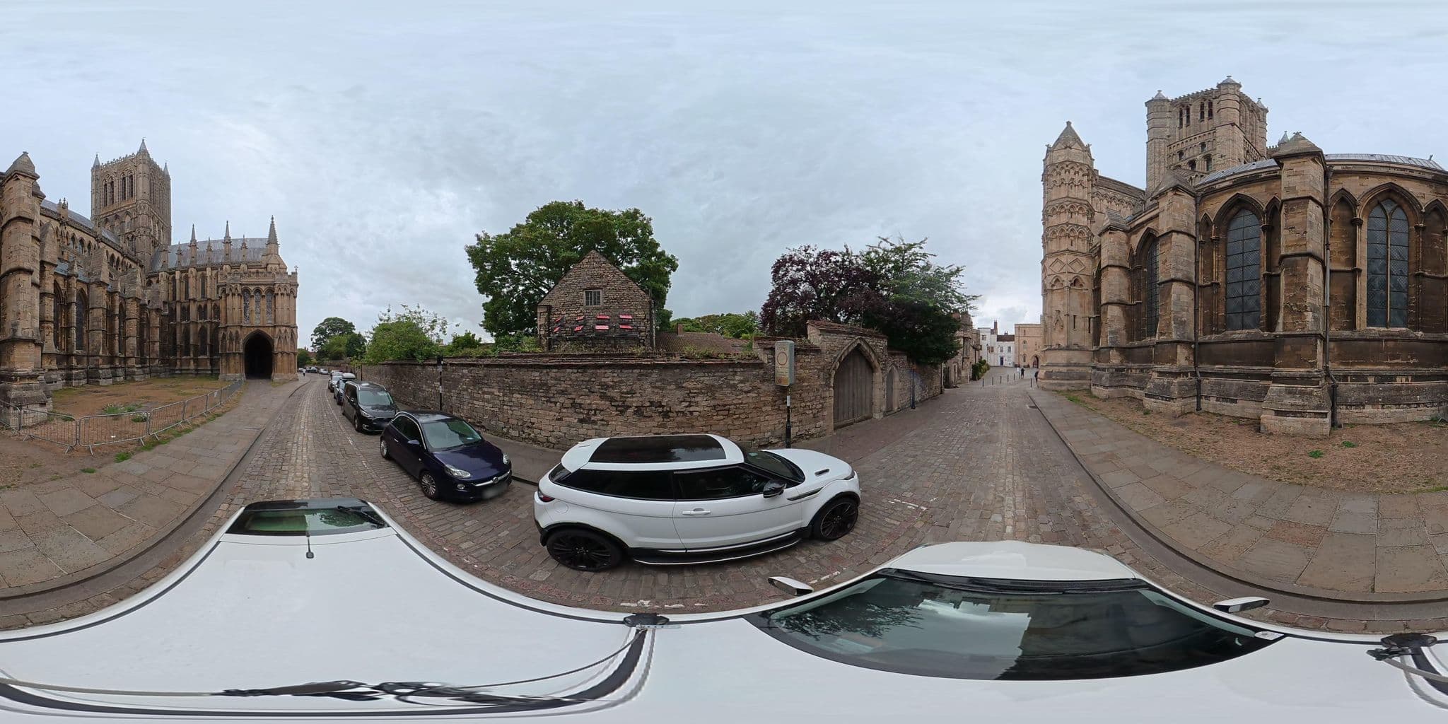 Street view near Edward King House, Lincoln — © osmplus_org (CC BY-SA · Mapillary)