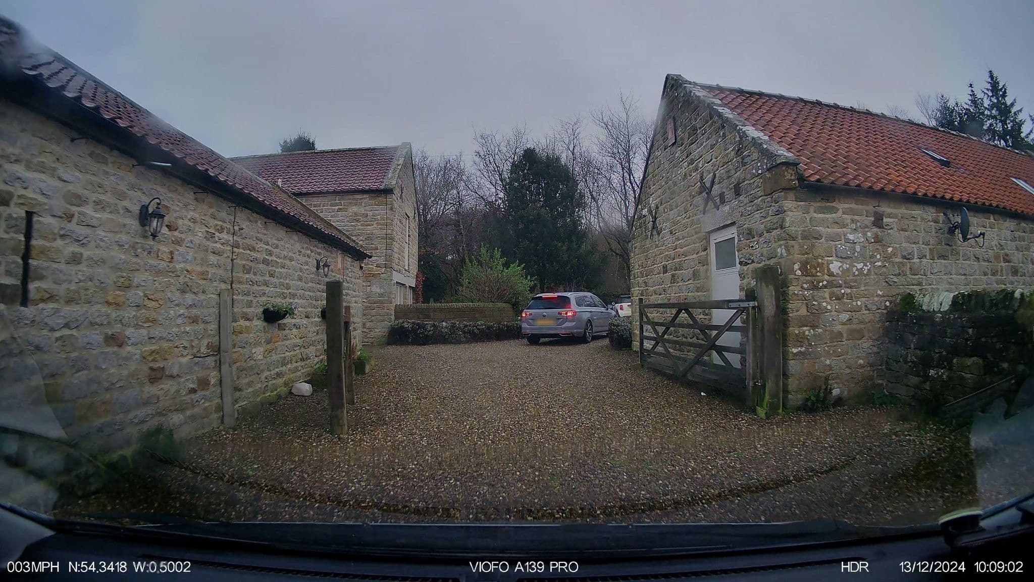 Street view near Woodland Cottages, Burniston — © IpswichEdits (CC BY-SA · Mapillary)
