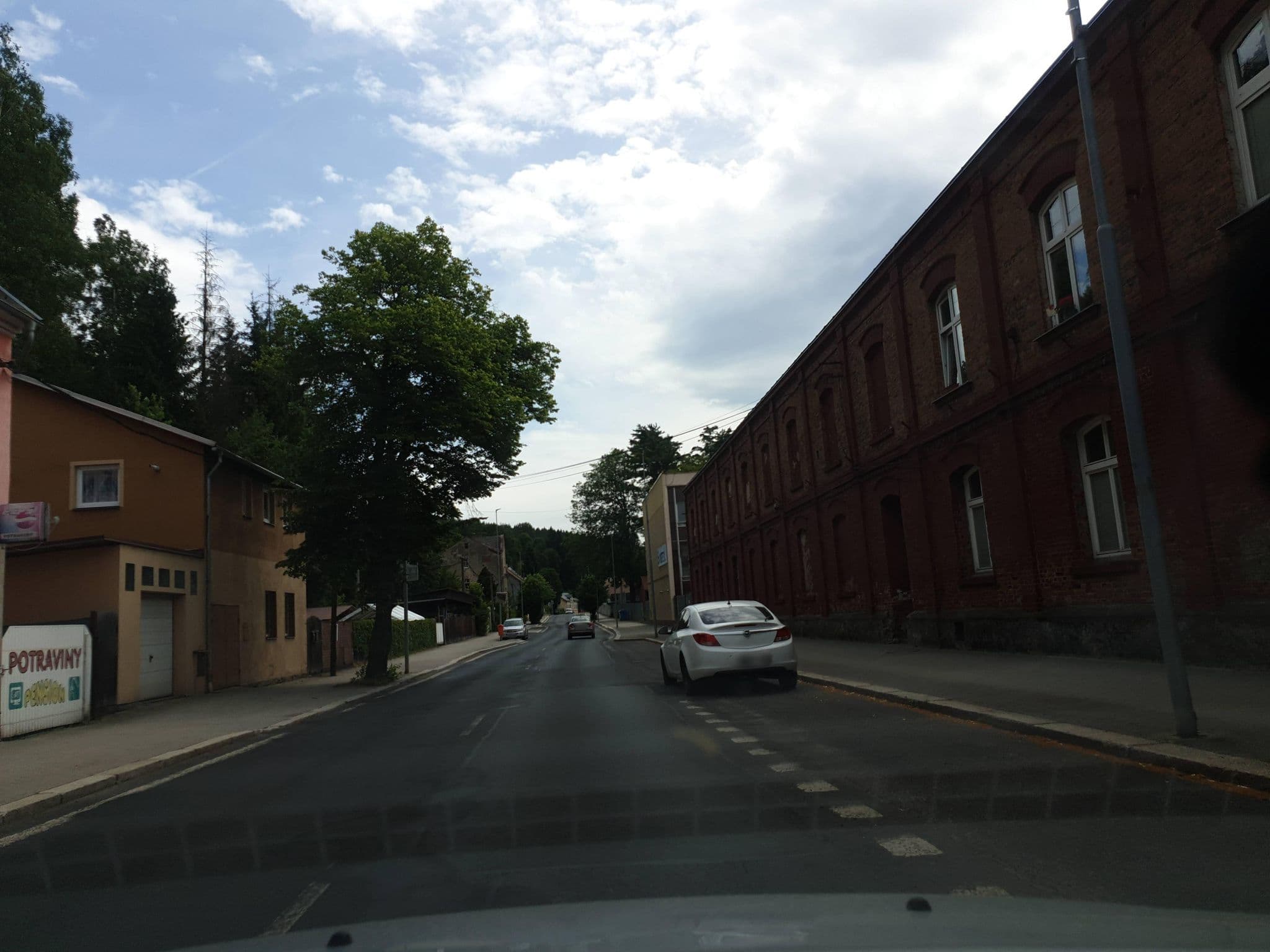 Street view near Penzion apartmán Hajdy, Kraslice — © canislupus (CC BY-SA · Mapillary)