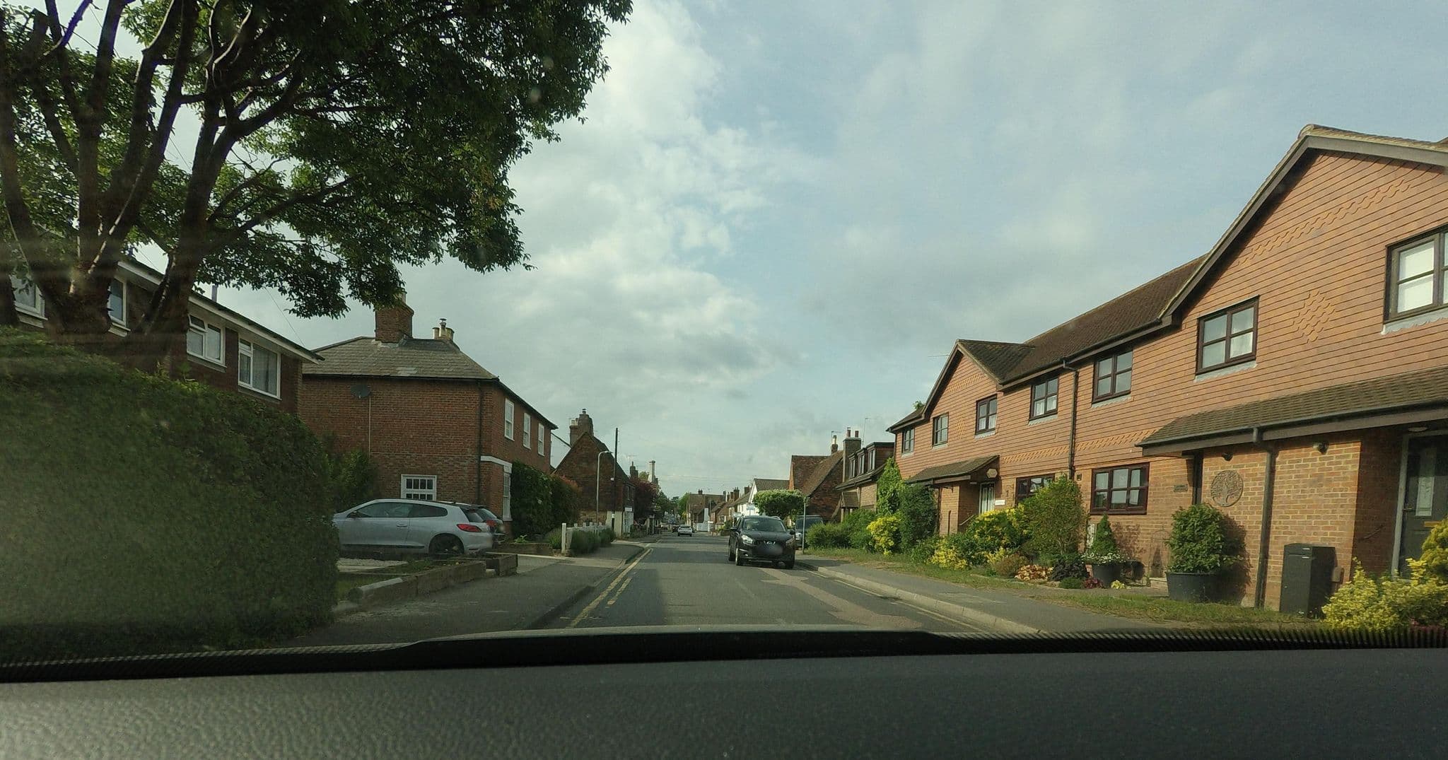 Street view near Hoath House, Edenbridge — © tallguy (CC BY-SA · Mapillary)