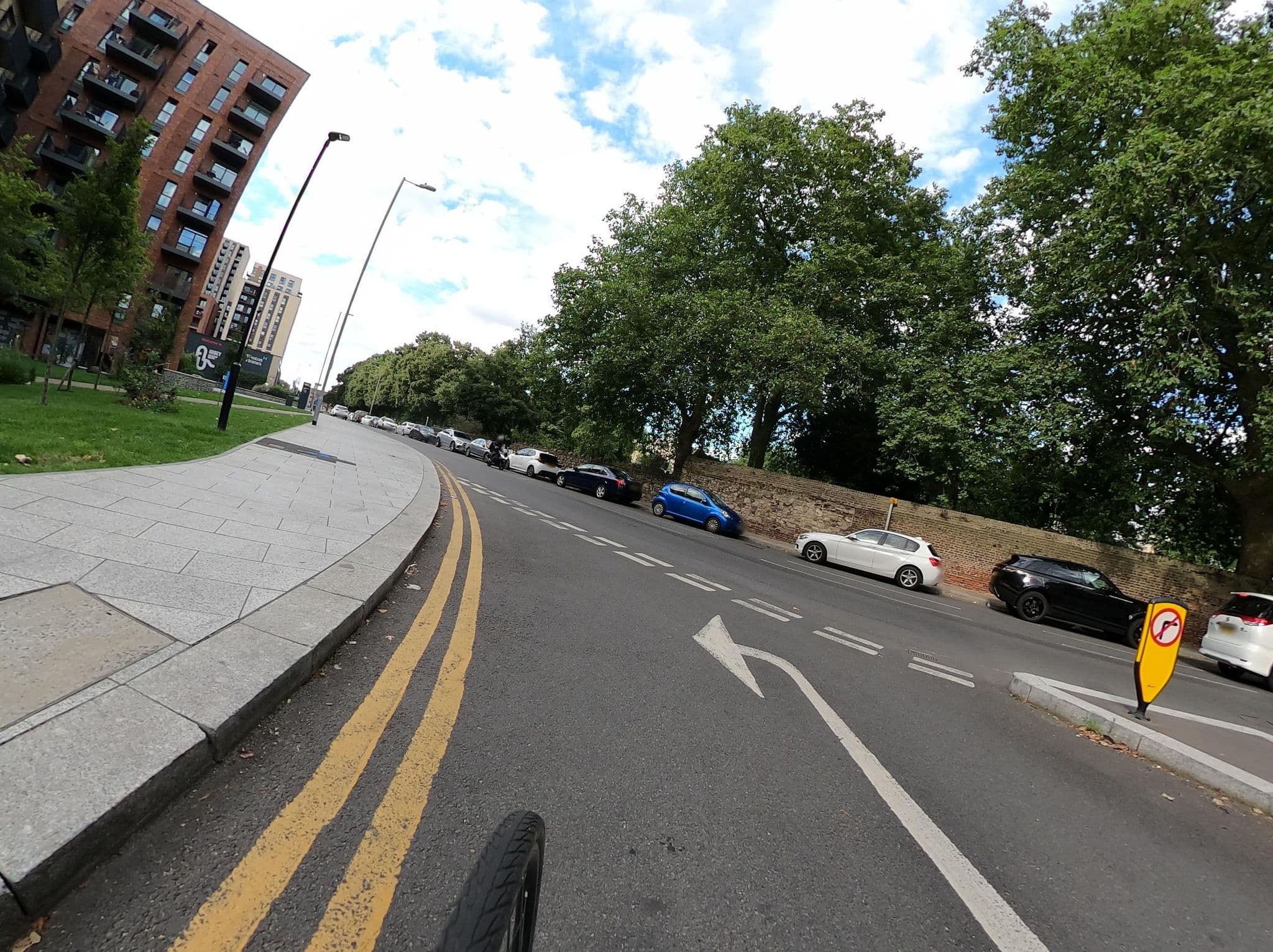 Street view near Holiday apartments, Barking — © dankarran (CC BY-SA · Mapillary)