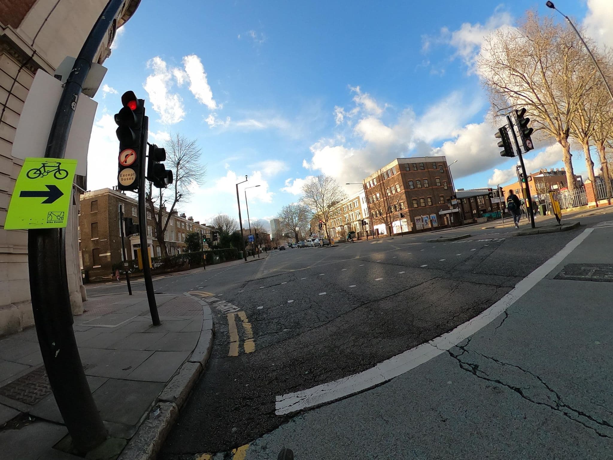 Street view near Cottage 76, West Ham — © dankarran (CC BY-SA · Mapillary)