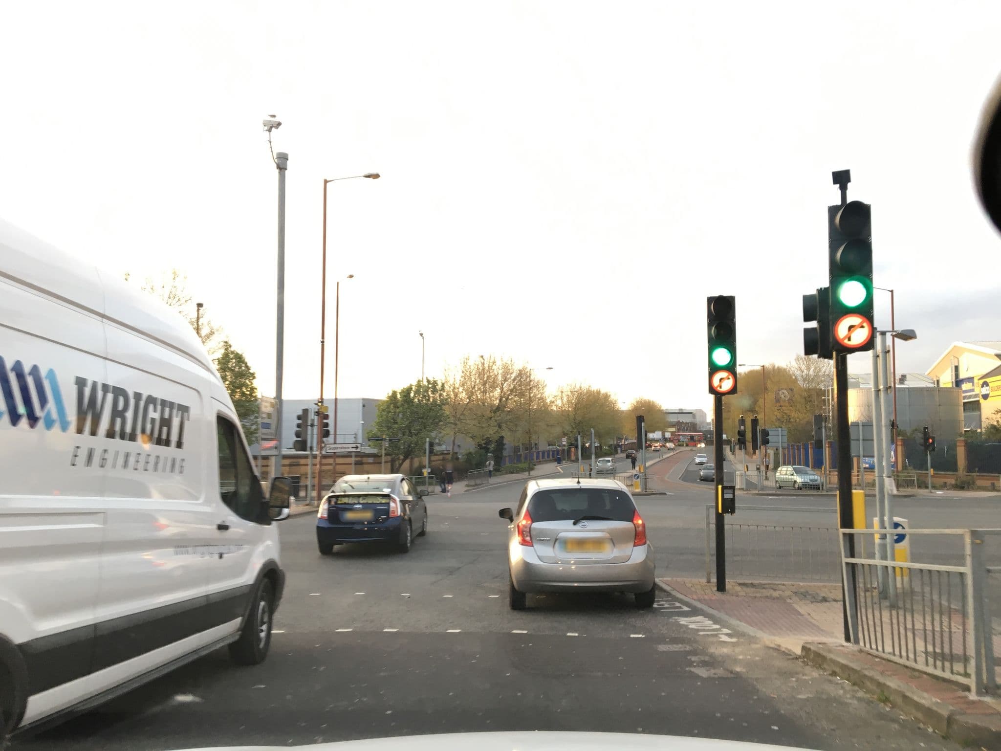 Street view near Antigallican Hotel, Charlton — © wibbit (CC BY-SA · Mapillary)