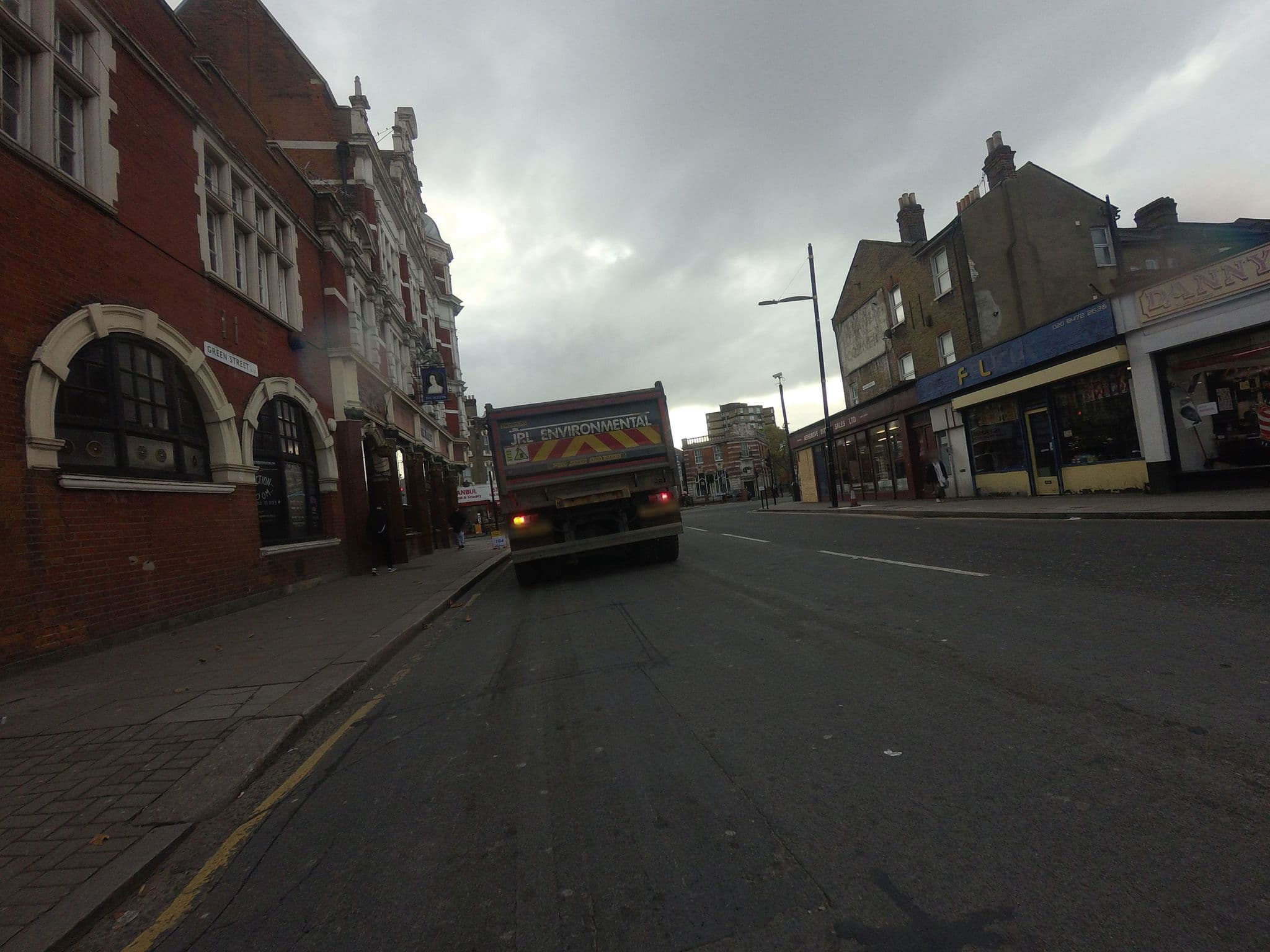 Street view near Globe Trott Inns, West Ham — © rskedgell (CC BY-SA · Mapillary)