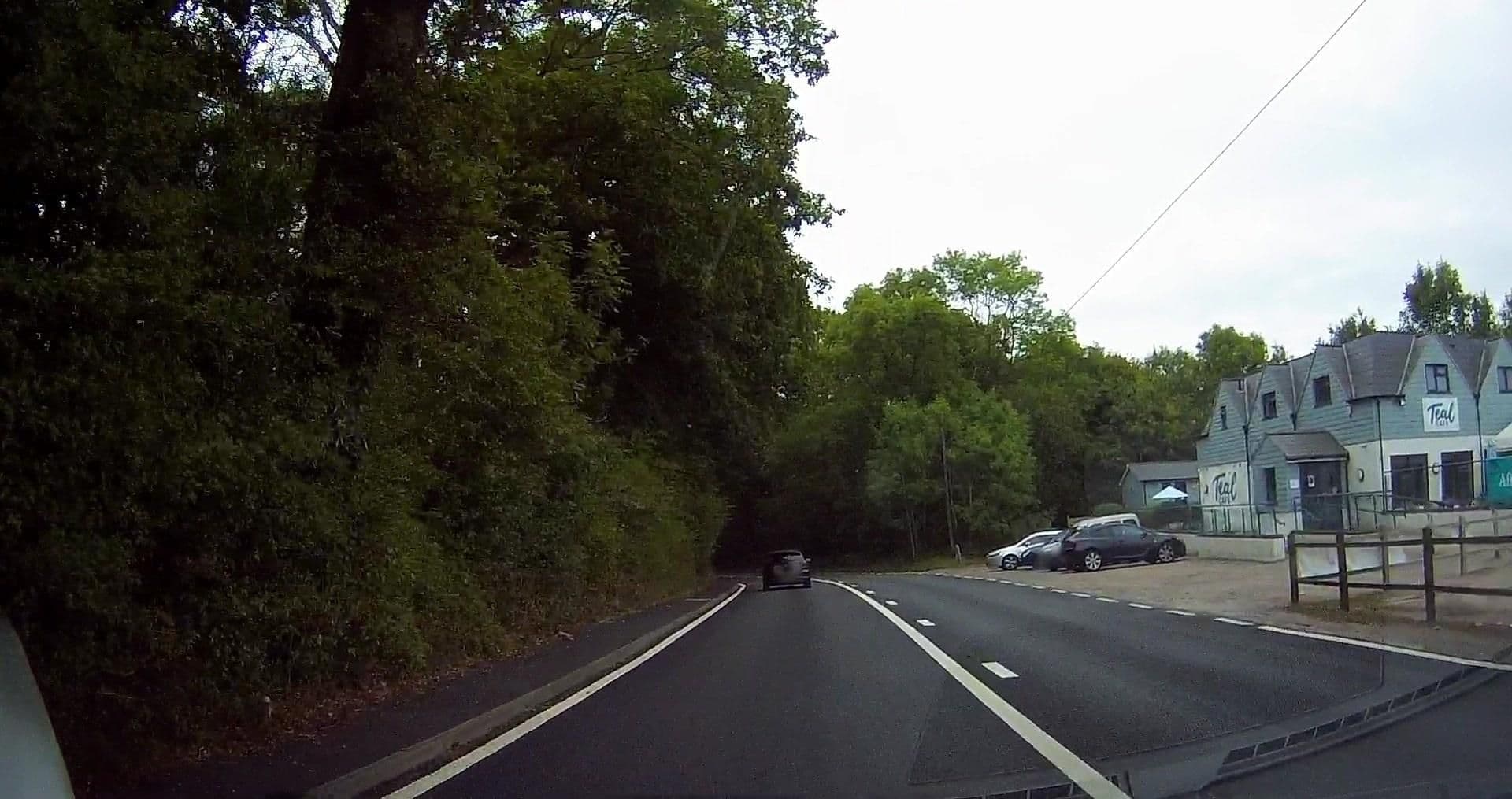 Street view near Riverhill Motel, Sevenoaks — © tallguy (CC BY-SA · Mapillary)