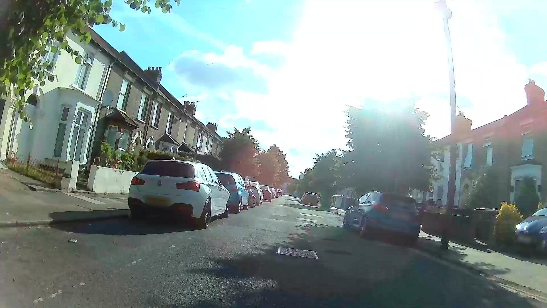 Street view near Manor Park House, Manor Park — © rskedgell (CC BY-SA · Mapillary)